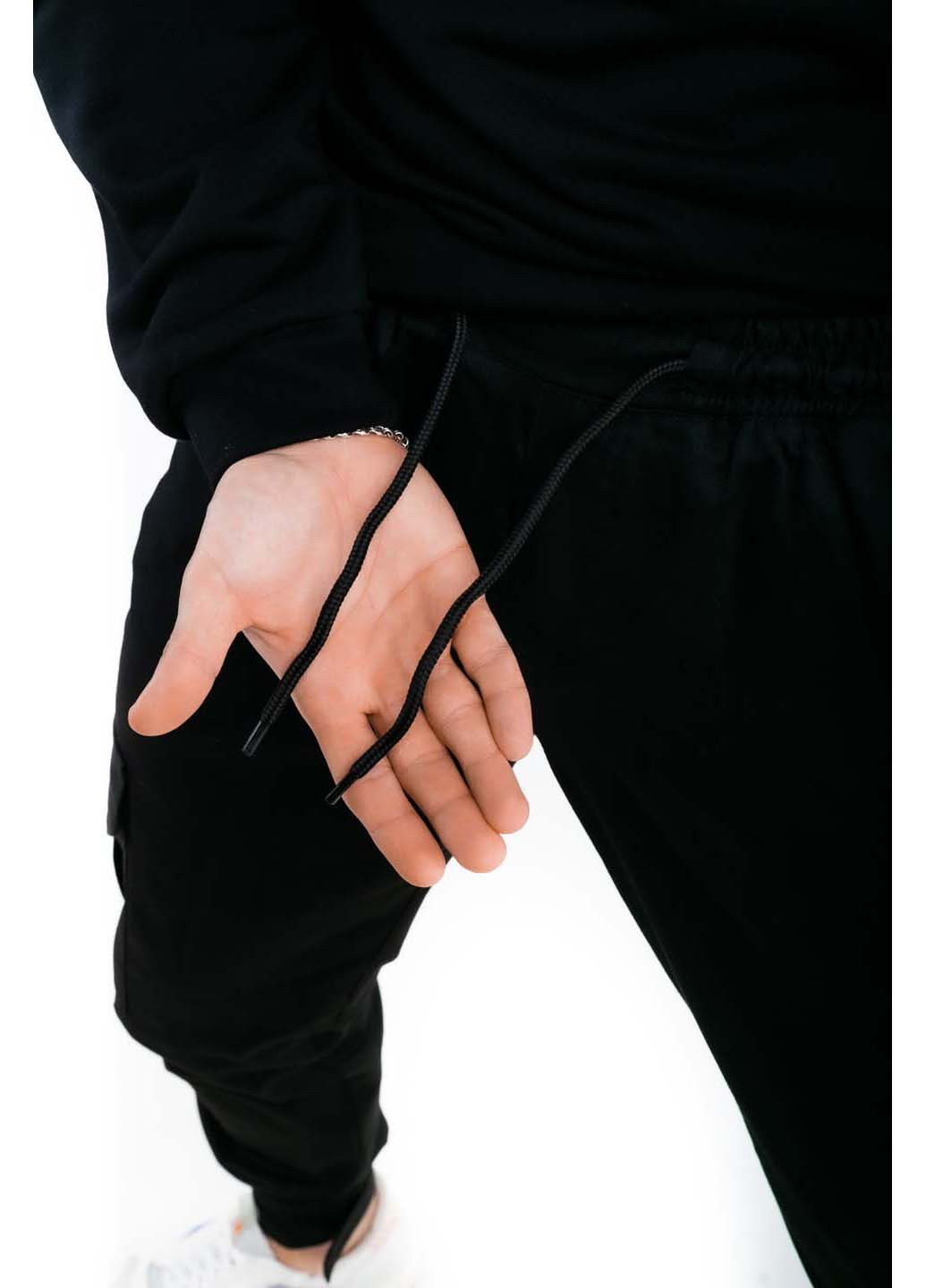 Черные кэжуал демисезонные зауженные брюки Intruder