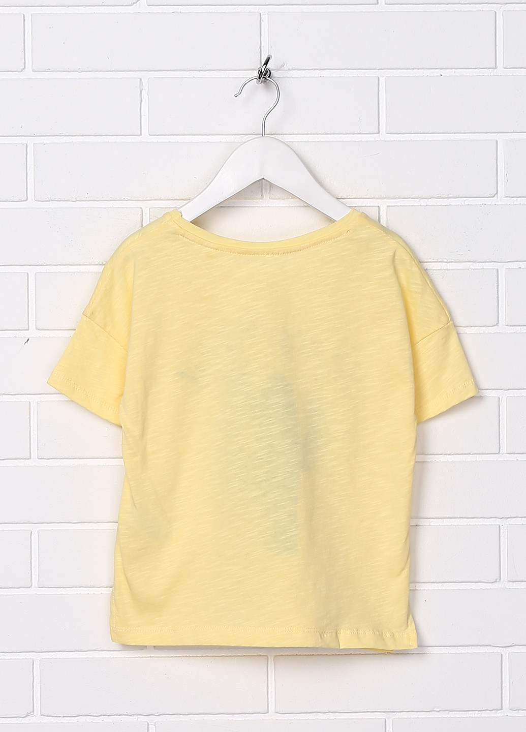 Желтая летняя футболка с коротким рукавом C&A