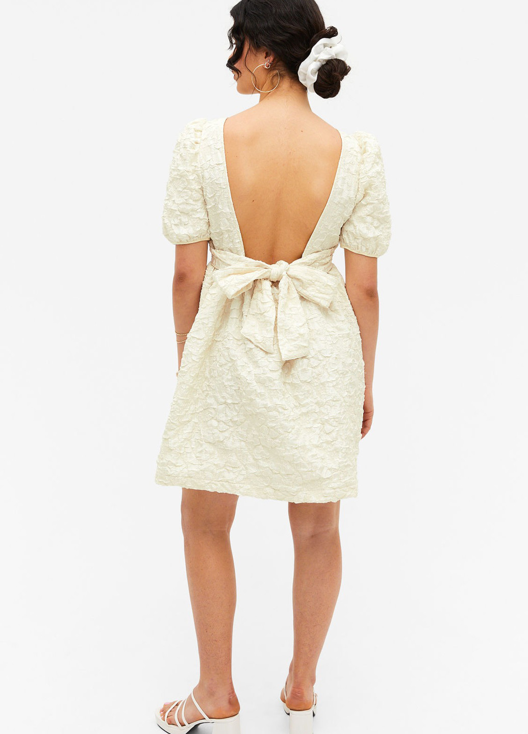 Молочна кежуал сукня з відкритою спиною Monki однотонна