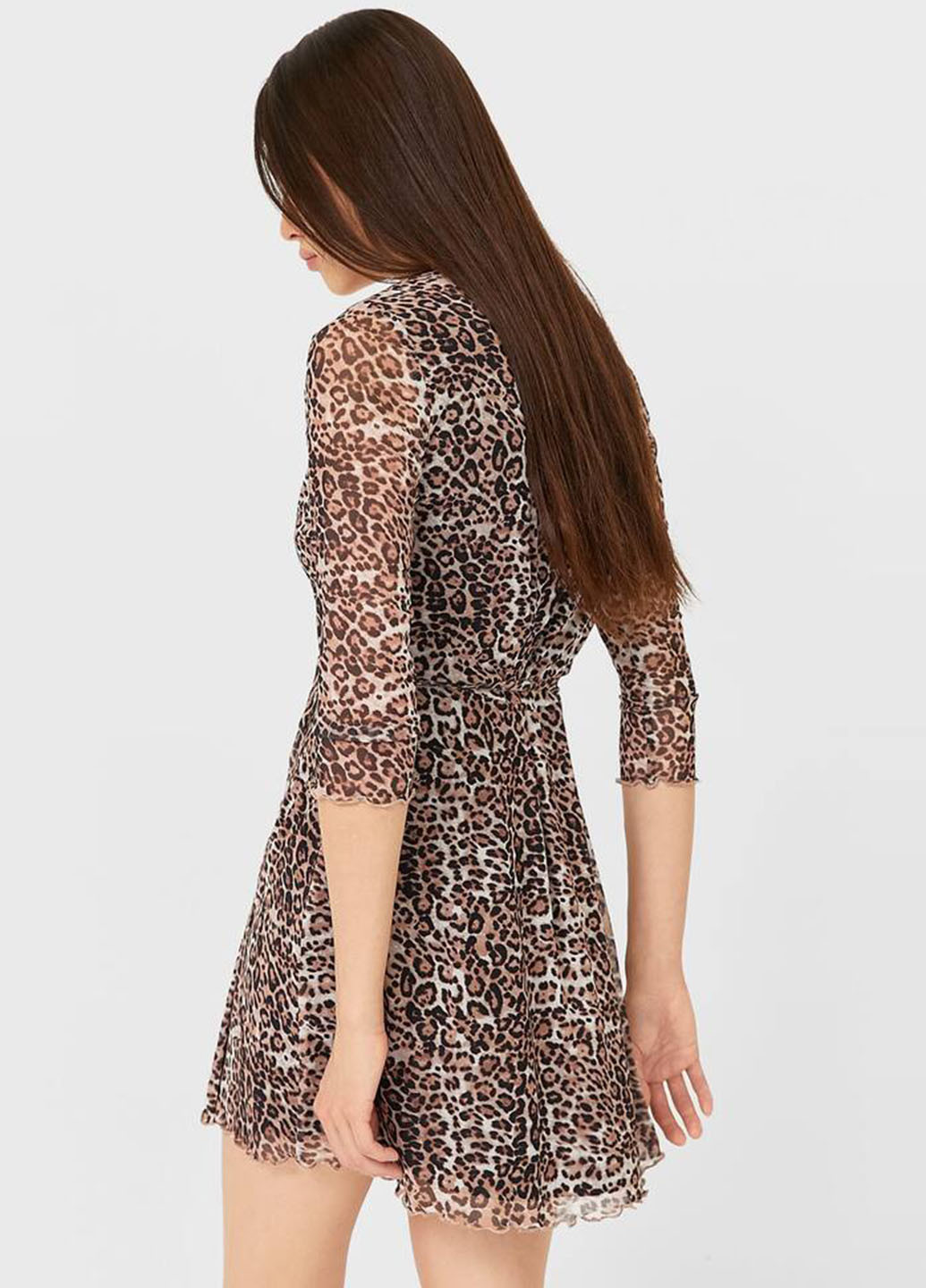 Бежевое кэжуал платье на запах Stradivarius леопардовый