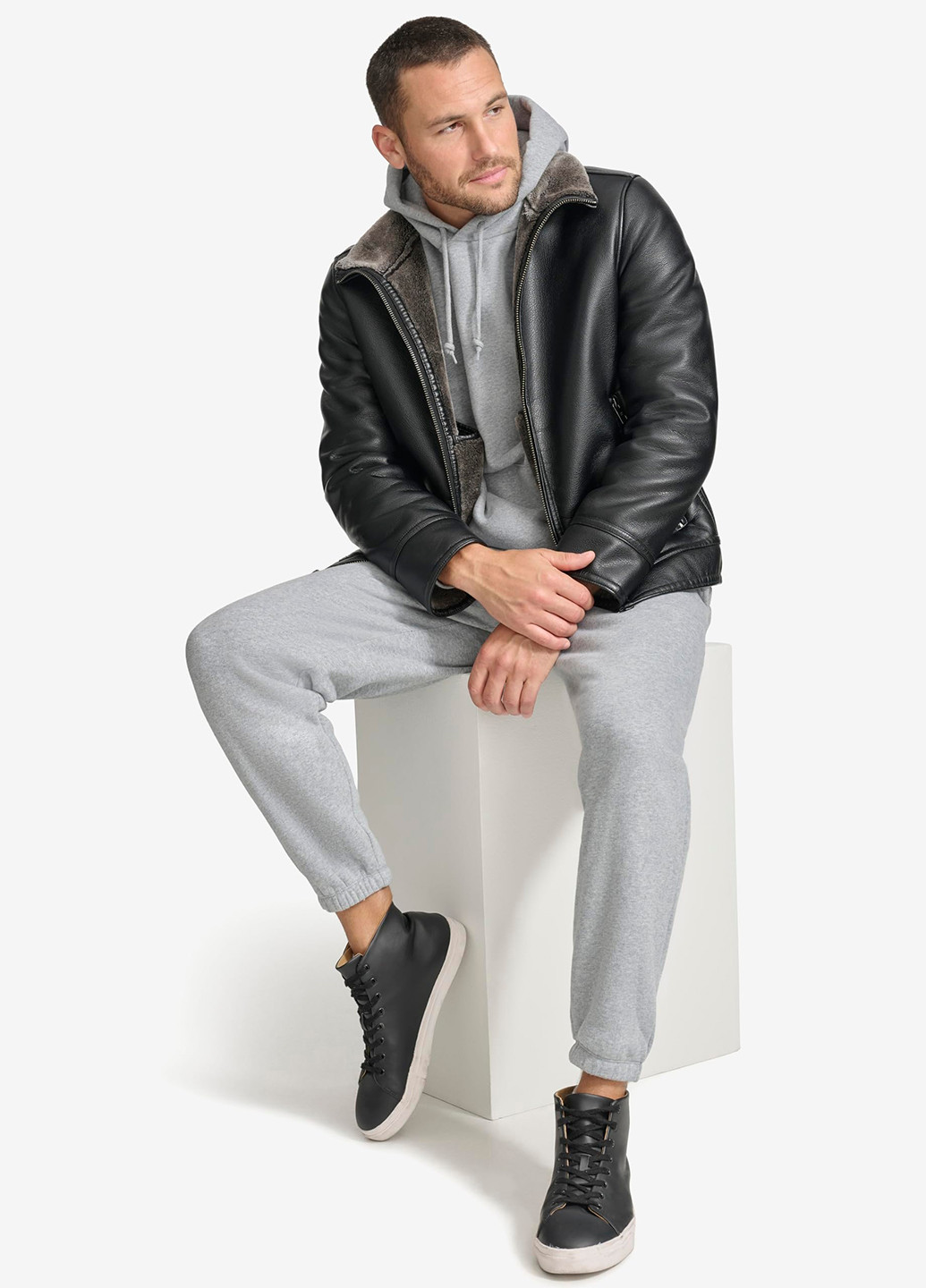 Чорна зимня куртка Calvin Klein