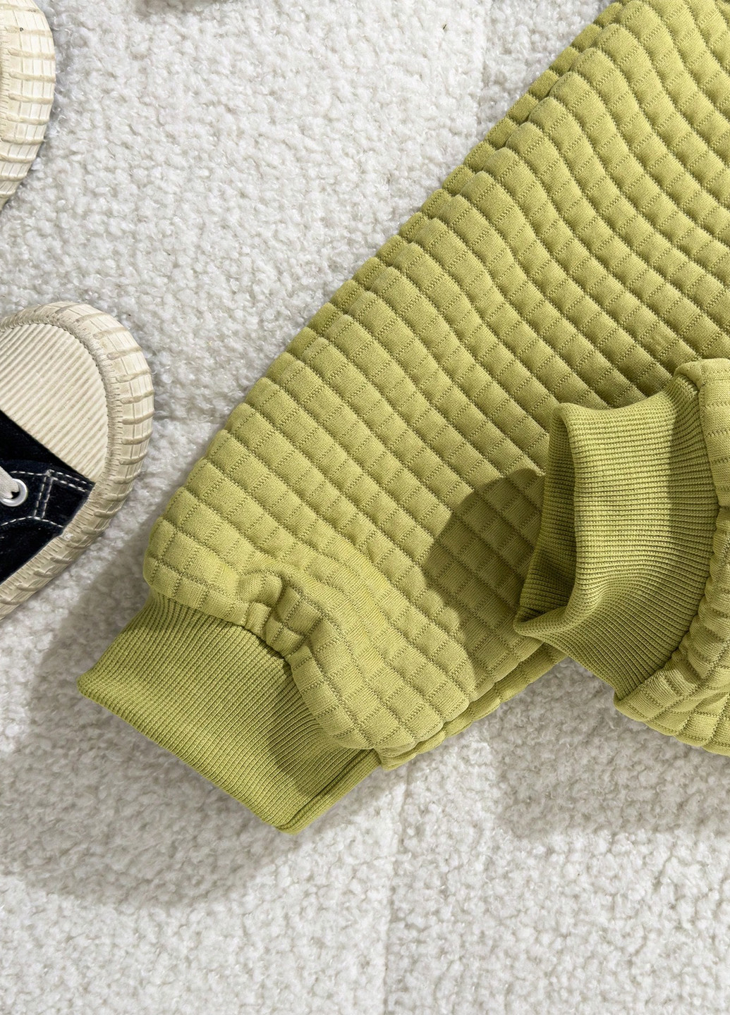 Світло-зелений демісезонний костюм (бомбер, штани) брючний SHEIN