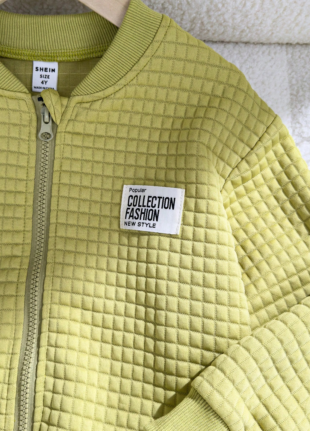 Світло-зелений демісезонний костюм (бомбер, штани) брючний SHEIN