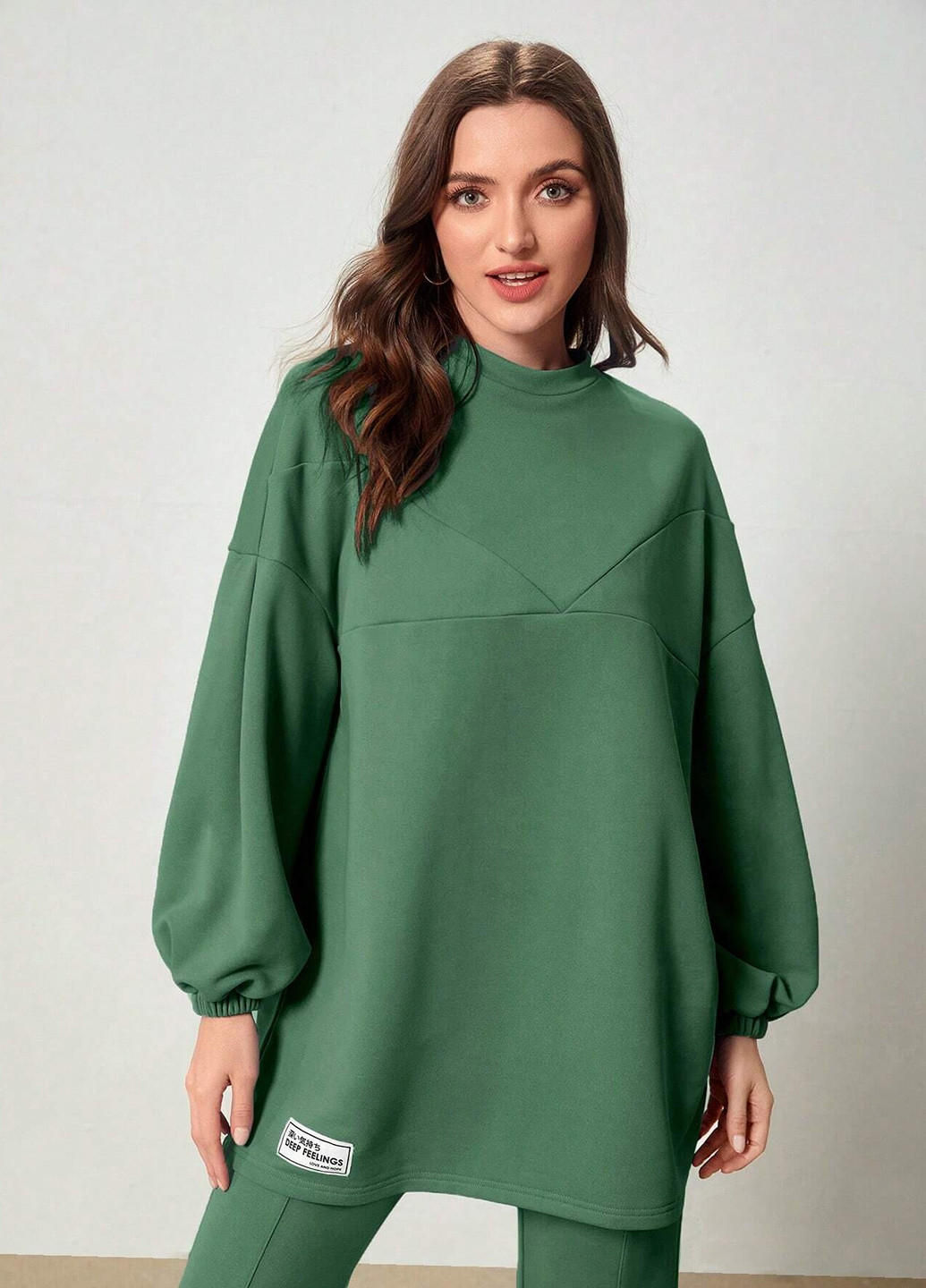 Зеленый свитшот SHEIN однотонный нашивки (302412005)