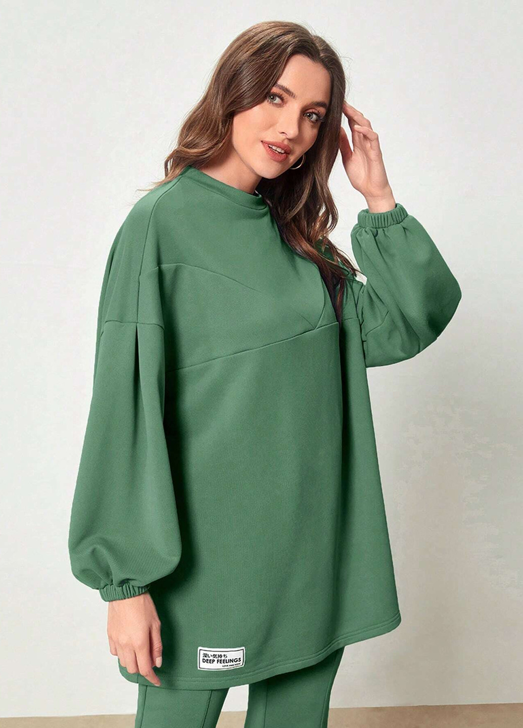 Зеленый свитшот SHEIN однотонный нашивки (302412005)