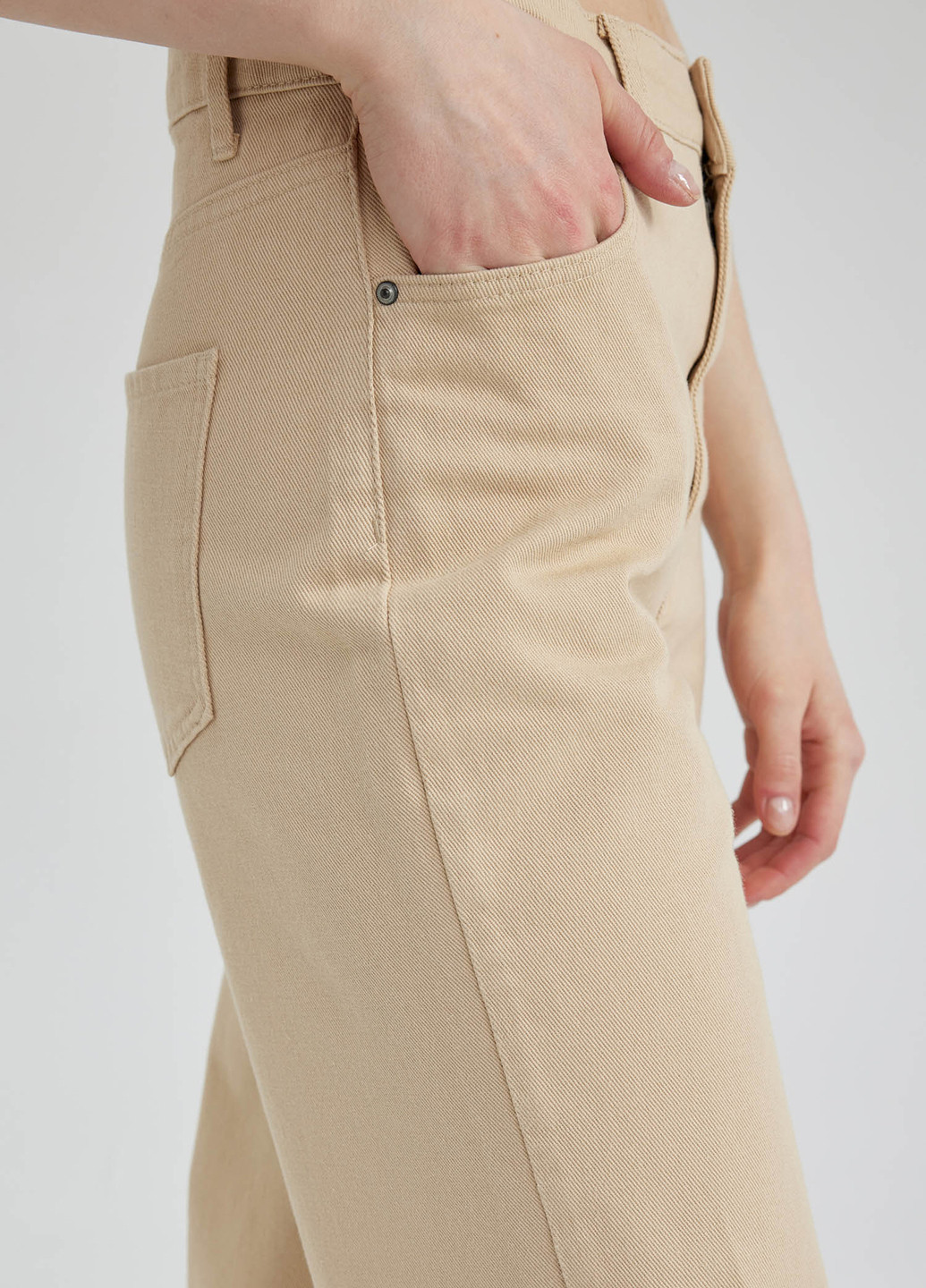 Бежевые кэжуал демисезонные прямые брюки DeFacto