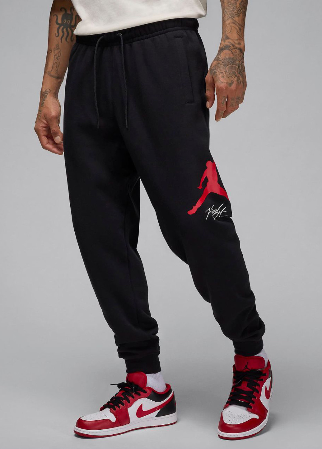 Черные спортивные демисезонные джоггеры брюки Jordan