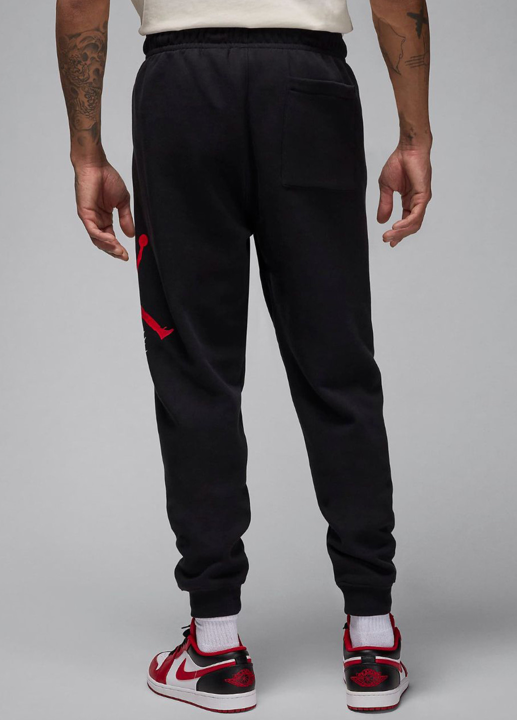 Черные спортивные демисезонные джоггеры брюки Jordan