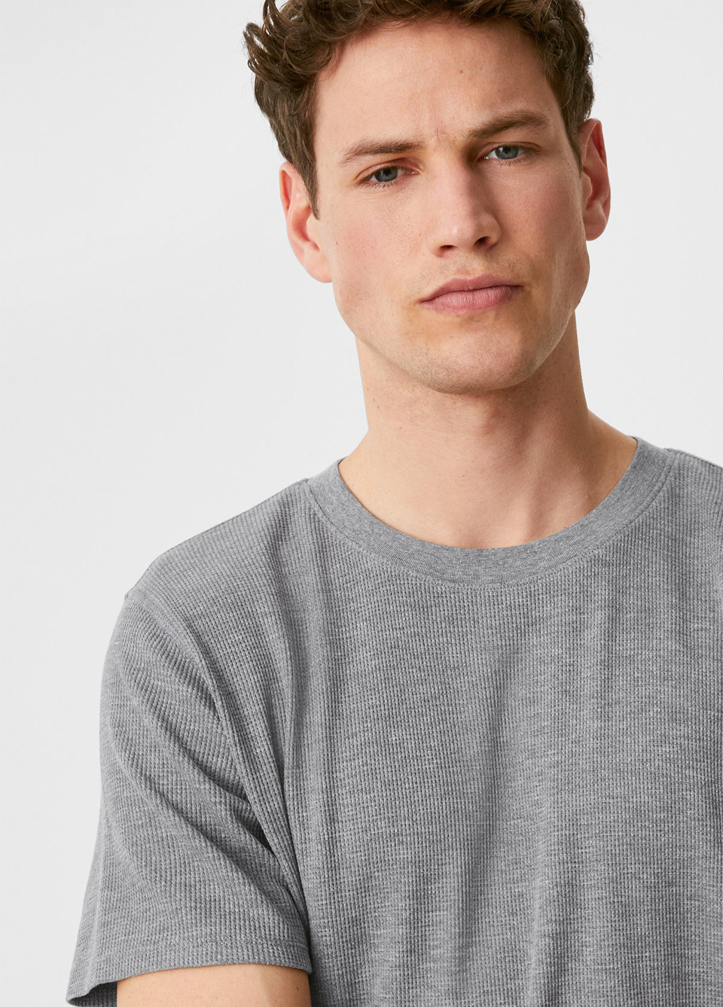 Сіра футболка C&A