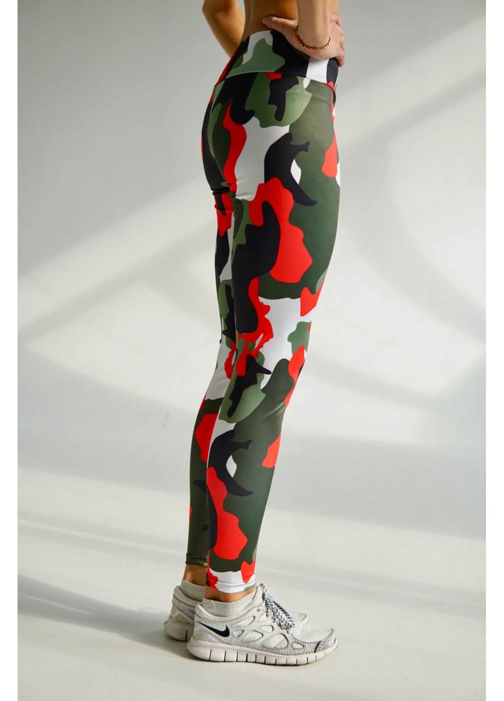 Зеленые демисезонные спортивные лосины military red Aktasport