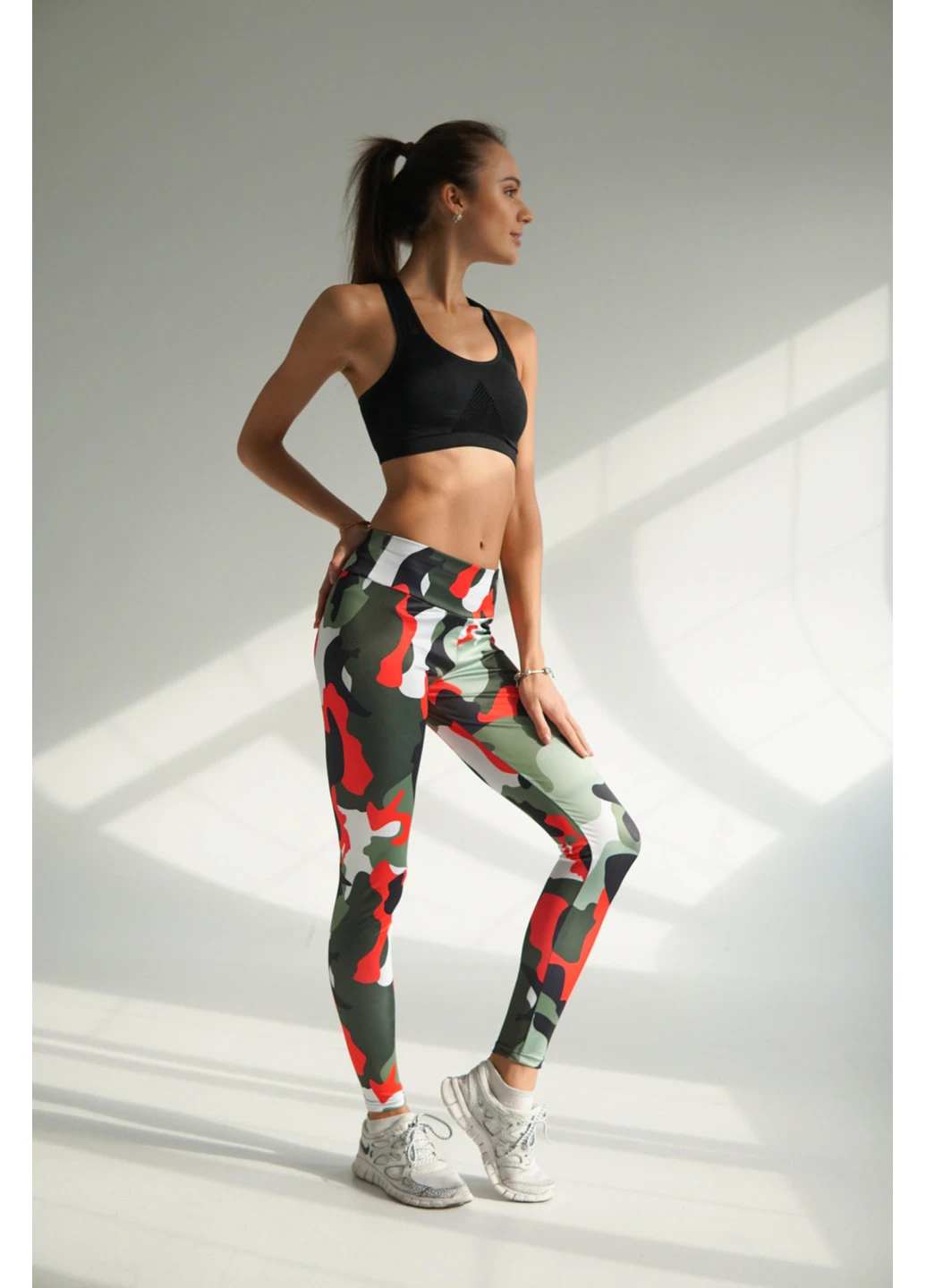 Зеленые демисезонные спортивные лосины military red Aktasport