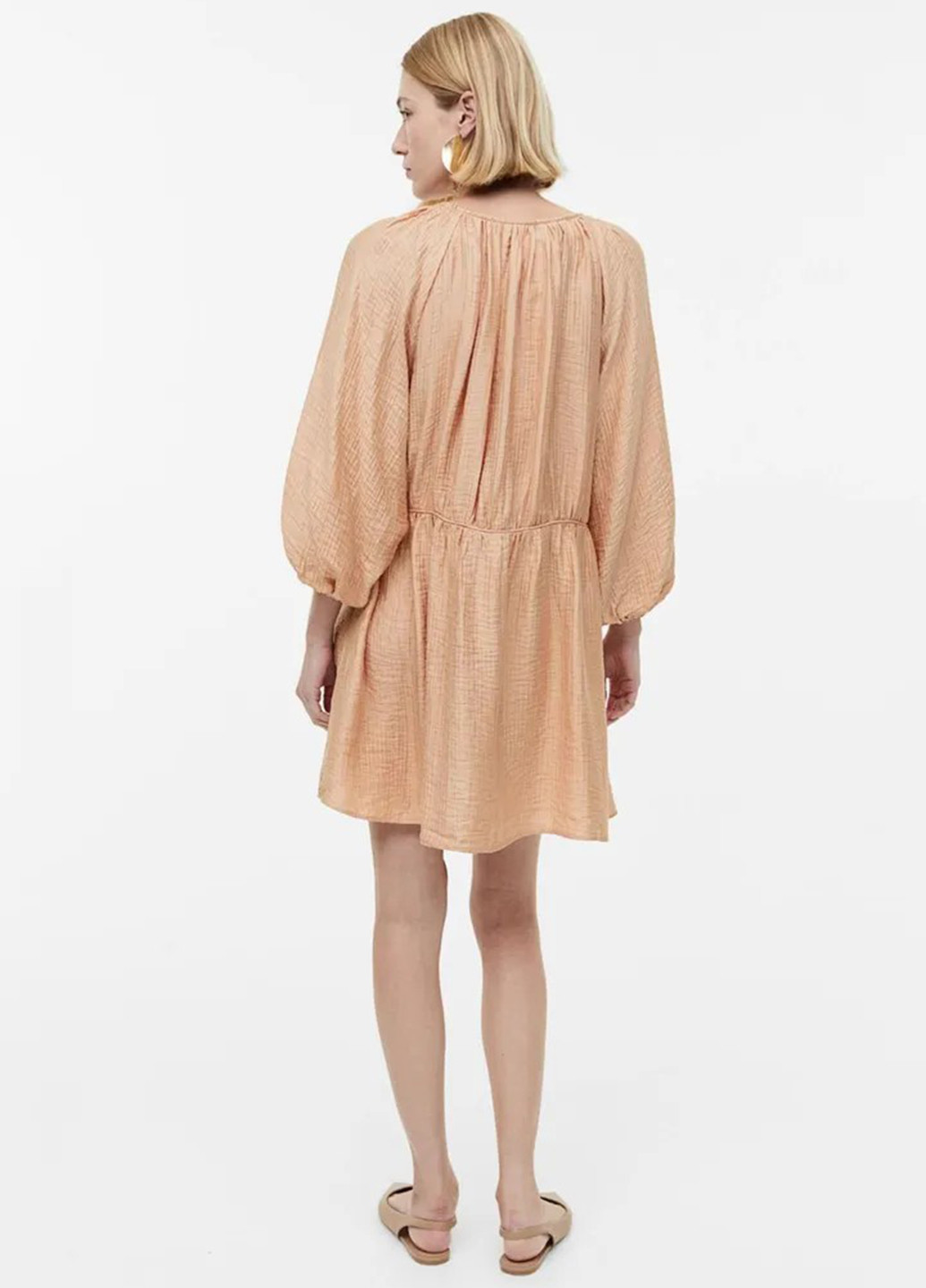 Бежевое кэжуал платье H&M однотонное