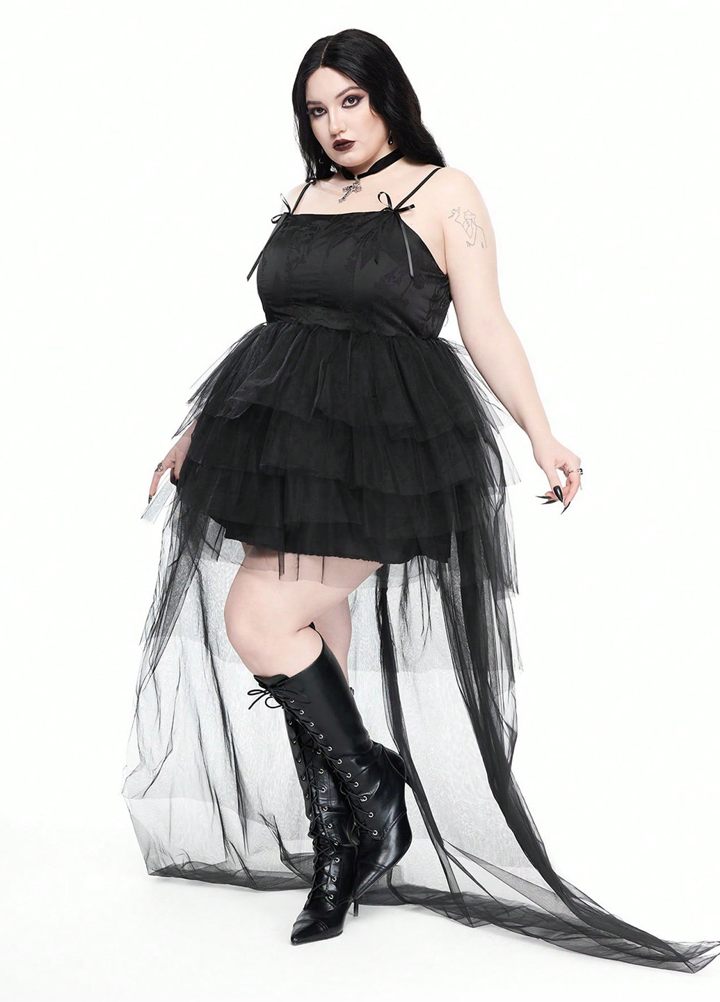 Чорна карнавальний сукня з пишною спідницею, зі шлейфом SHEIN однотонна