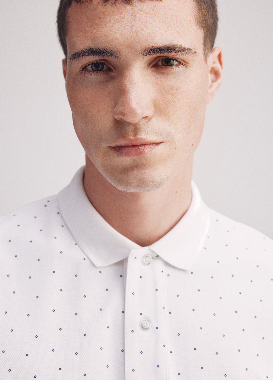 Белая футболка-поло для мужчин Springfield в горошек