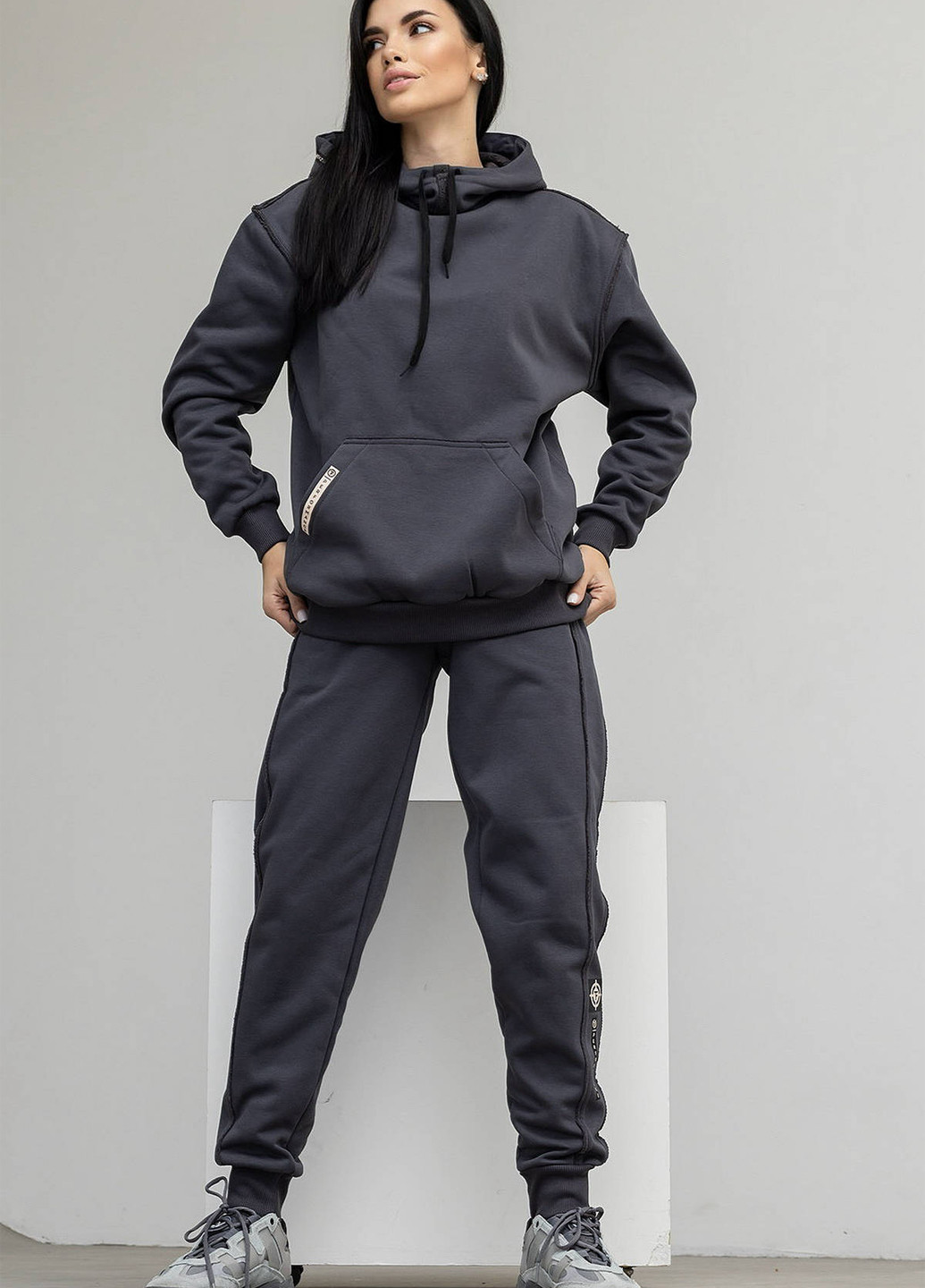 Теплий жіночий костюм (худі, штани) зі швами навиворіт TOTALFIT (303023615)