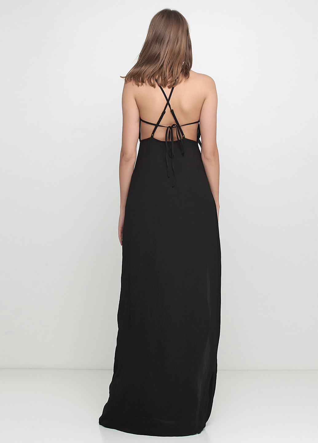 Черное кэжуал платье с открытой спиной PrettyLittleThing однотонное