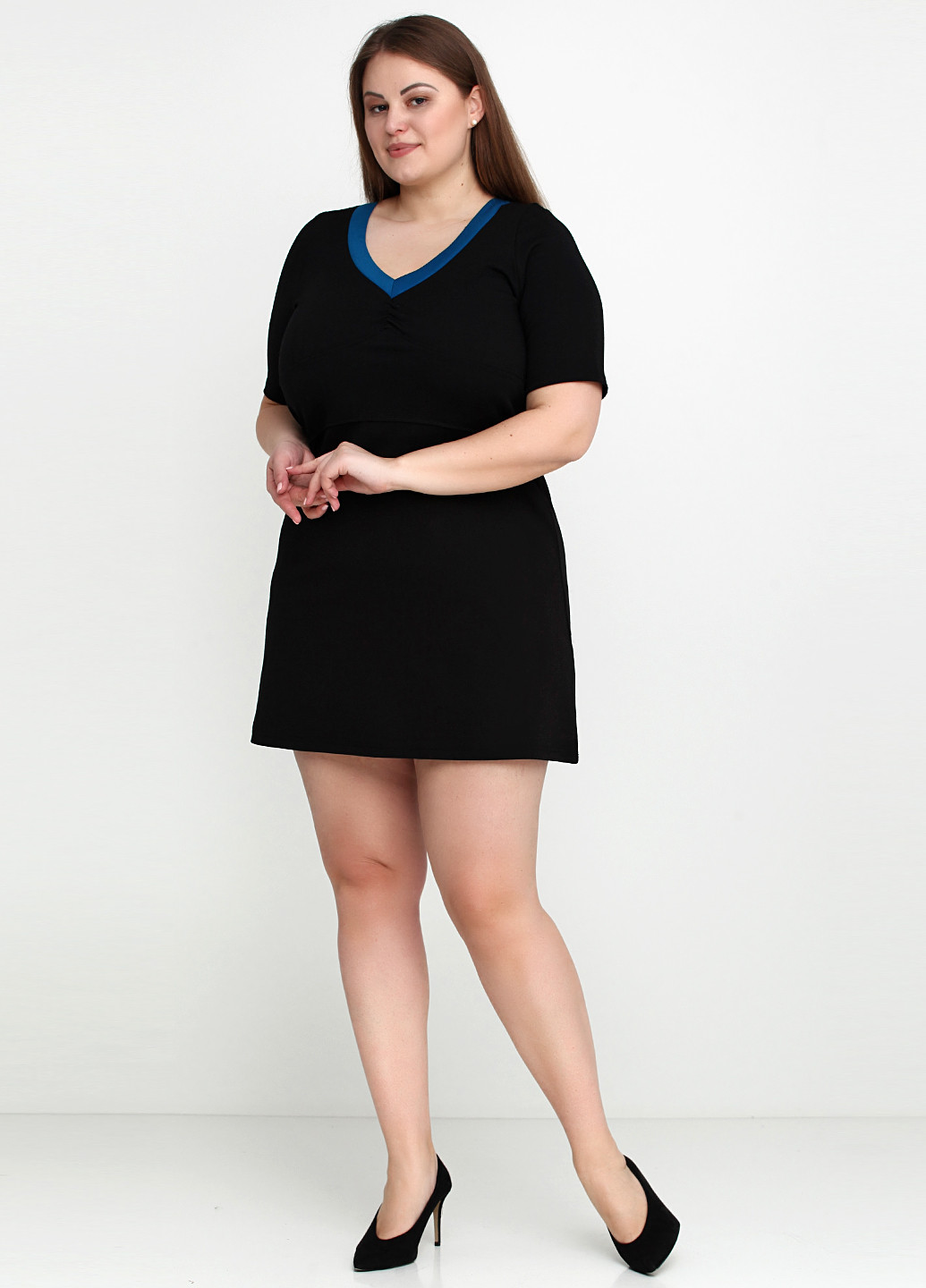 Черное кэжуал платье Emoi en Plus однотонное