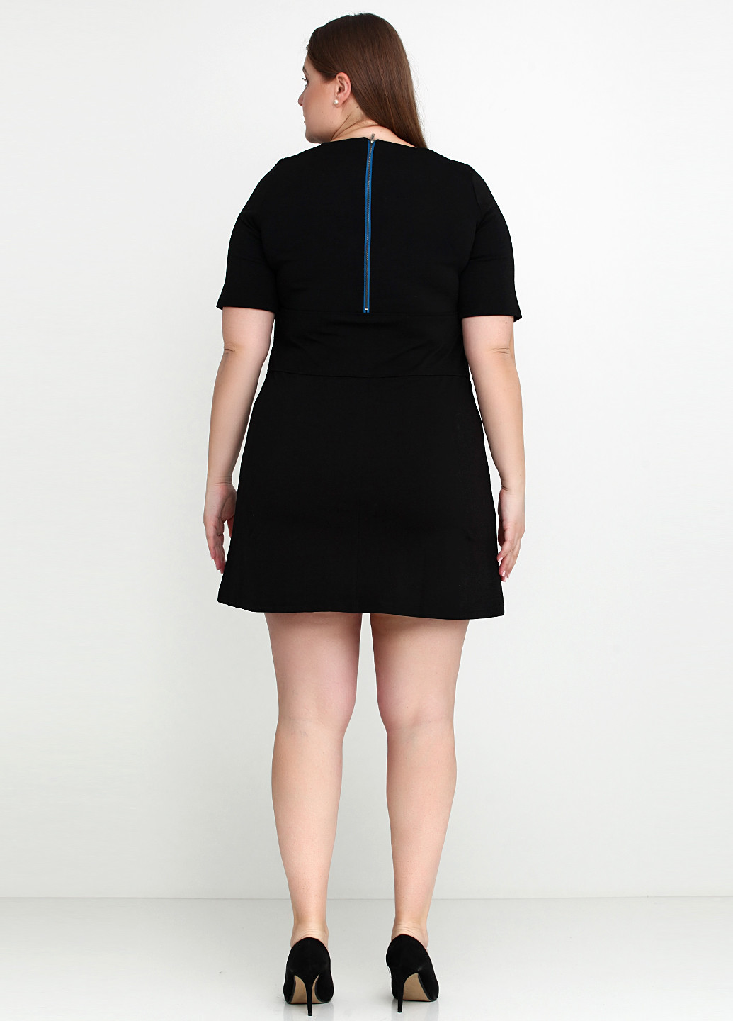 Черное кэжуал платье Emoi en Plus однотонное