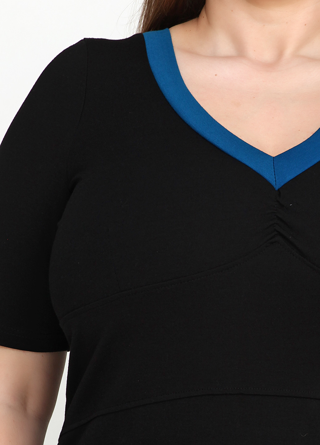 Черное кэжуал платье Emoi en Plus однотонное