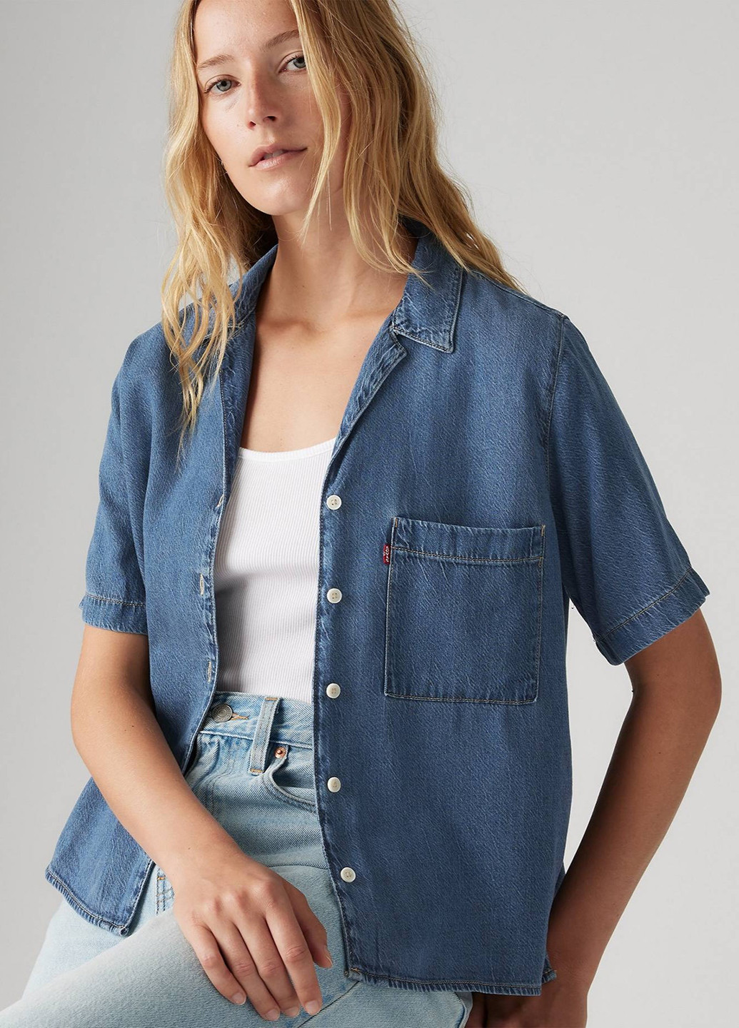 Синяя джинсовая рубашка однотонная Levi's