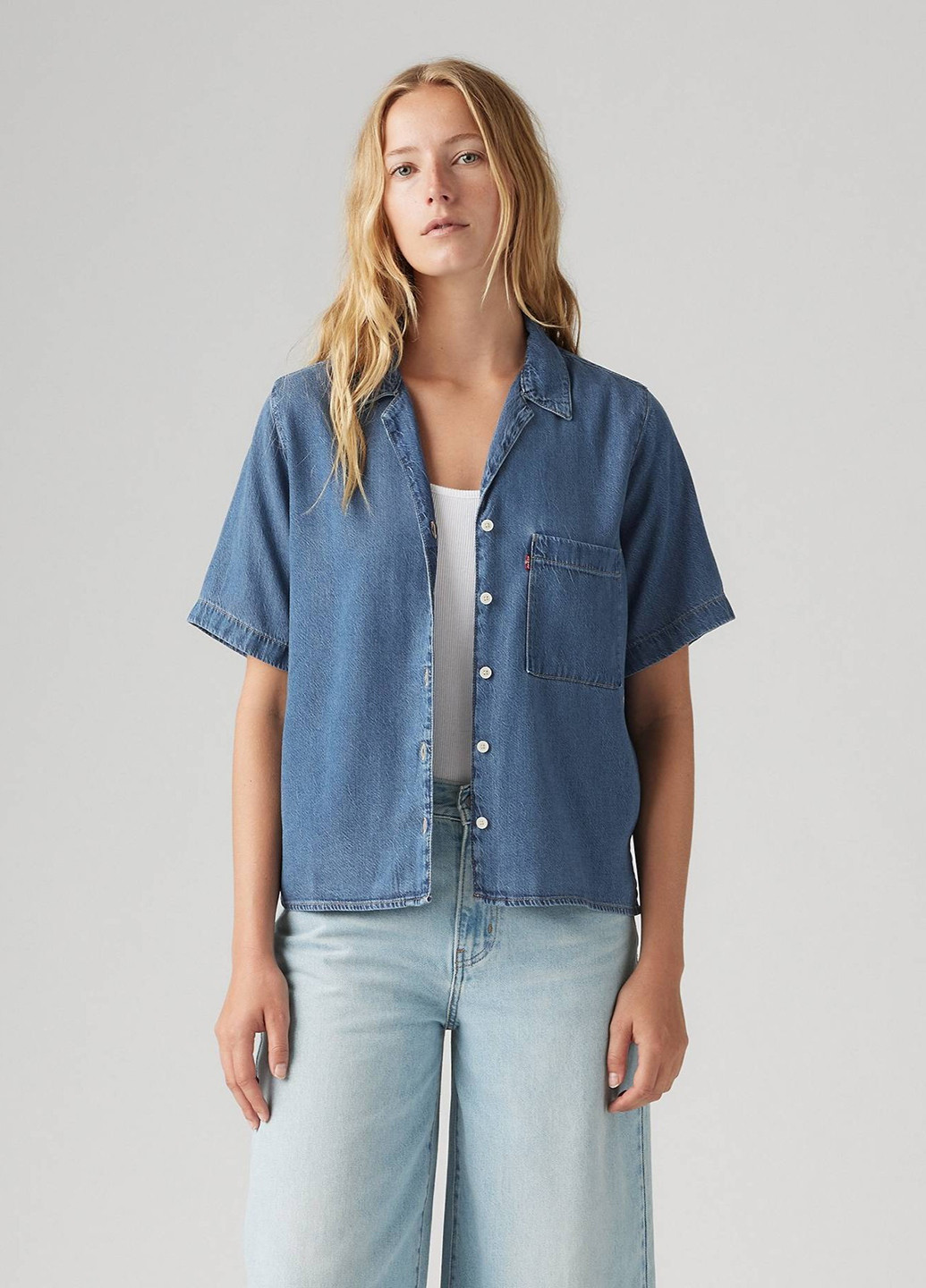 Синяя джинсовая рубашка однотонная Levi's