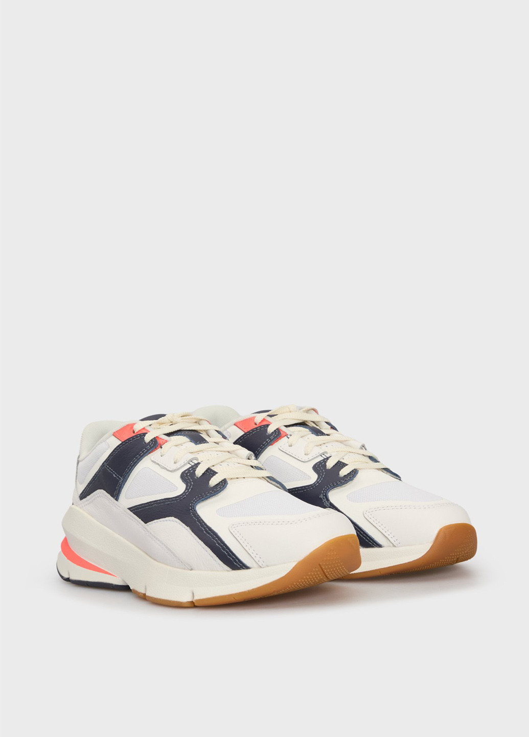 Білі всесезонні кросівки Under Armour