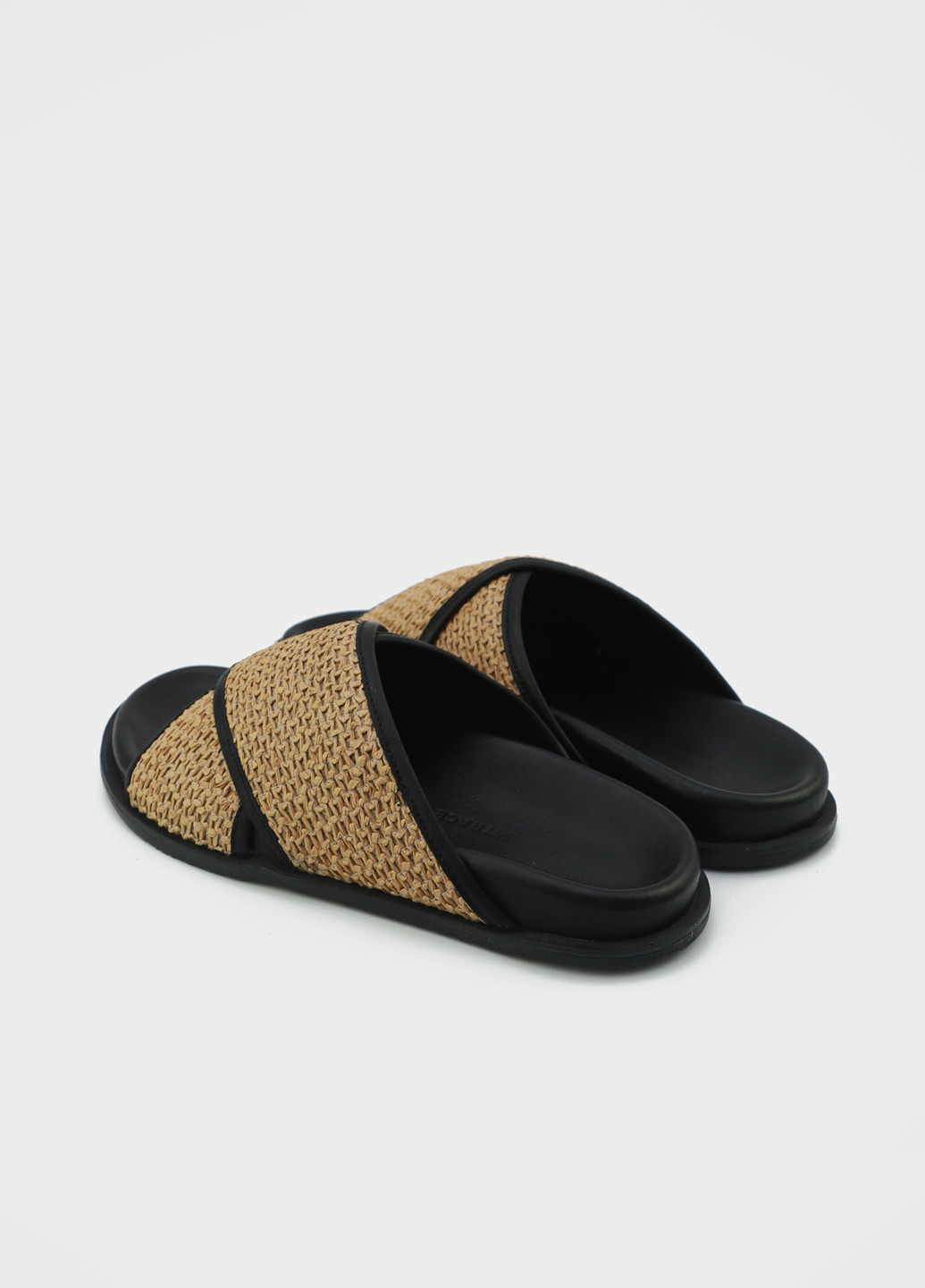 Черные шлепанцы URBAN TRACE на плетеной подошве
