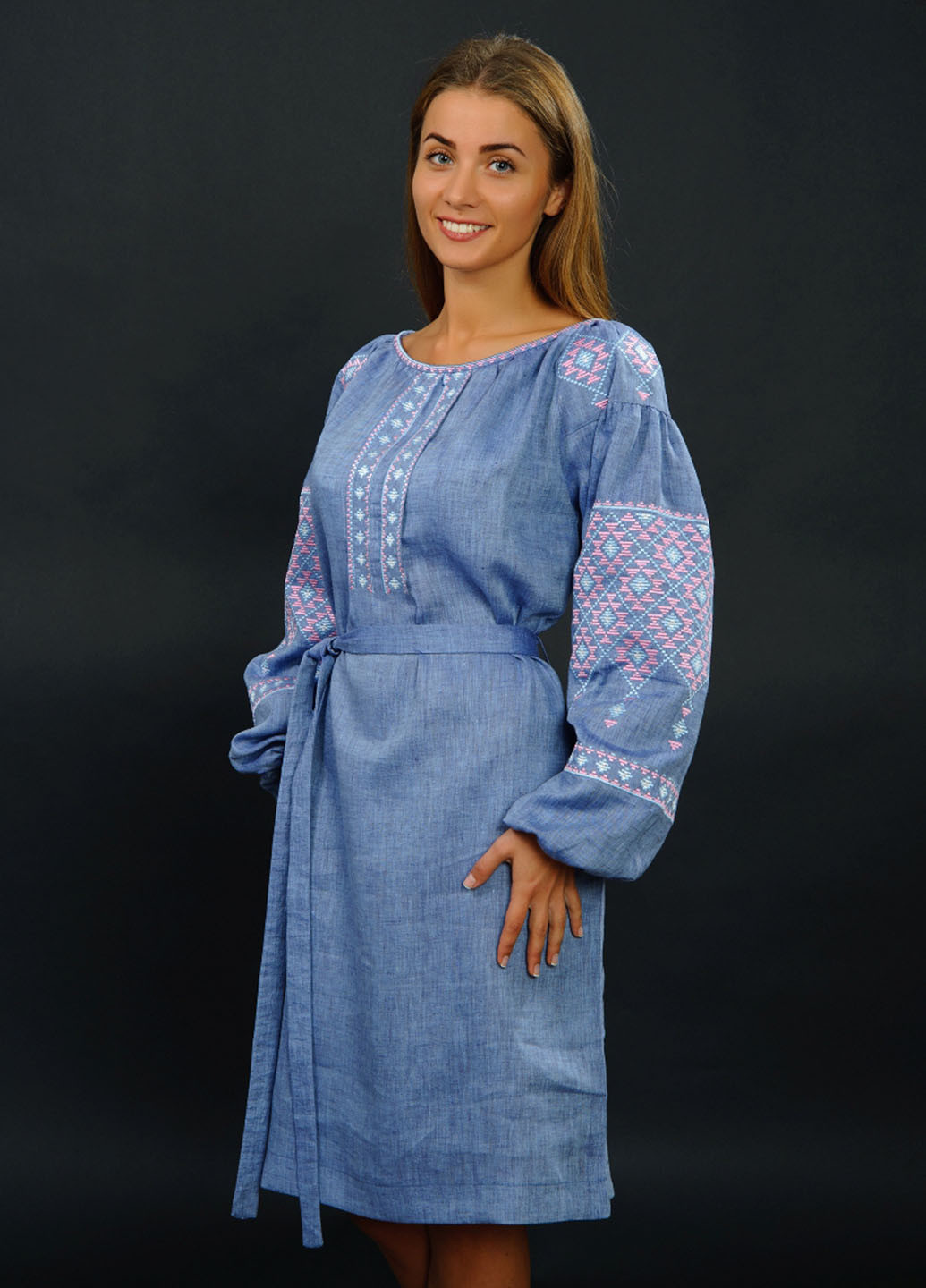 Светло-синее кэжуал платье Vyshyvanka с орнаментом