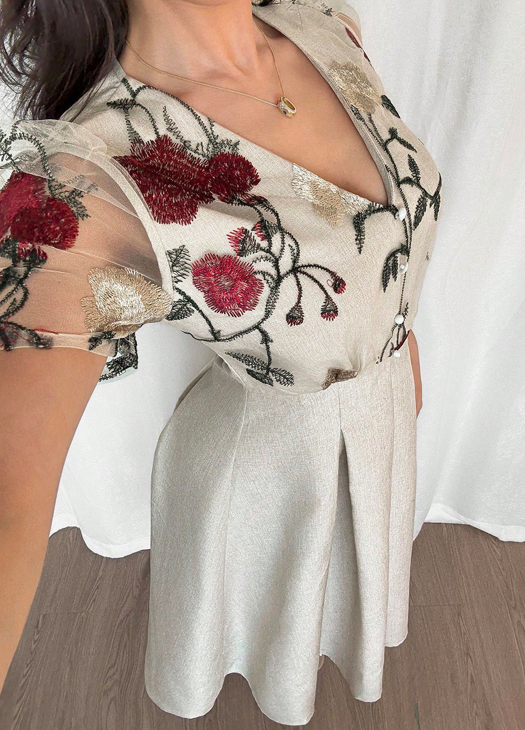 Молочна вечірня сукня кльош SHEIN з квітковим принтом