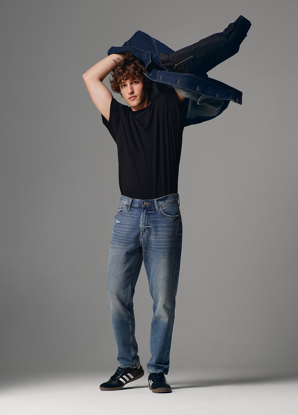 Синие демисезонные зауженные джинсы Colin's