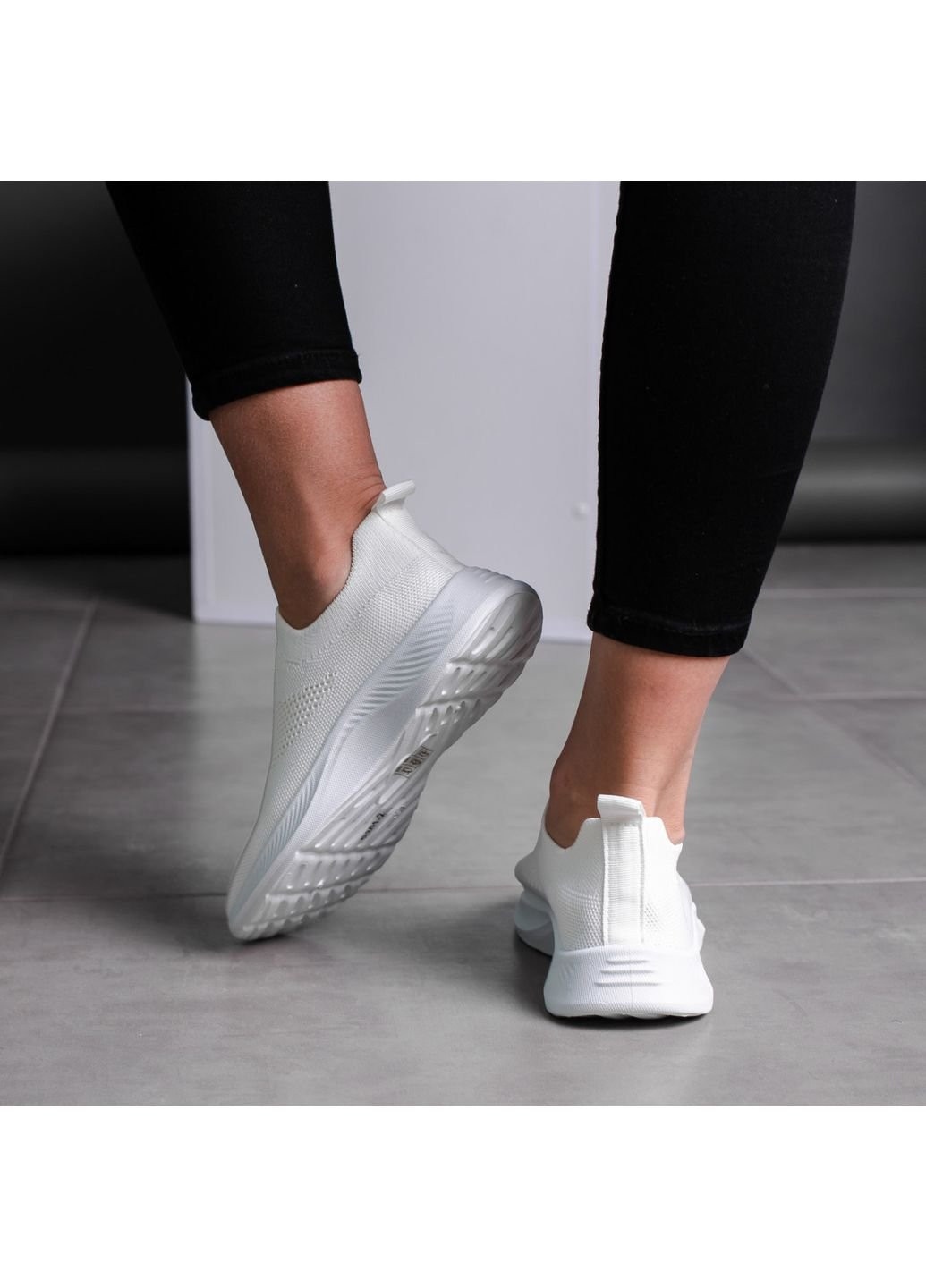 Білі осінні кросівки жіночі sassy 3550 39 25 см білий Fashion