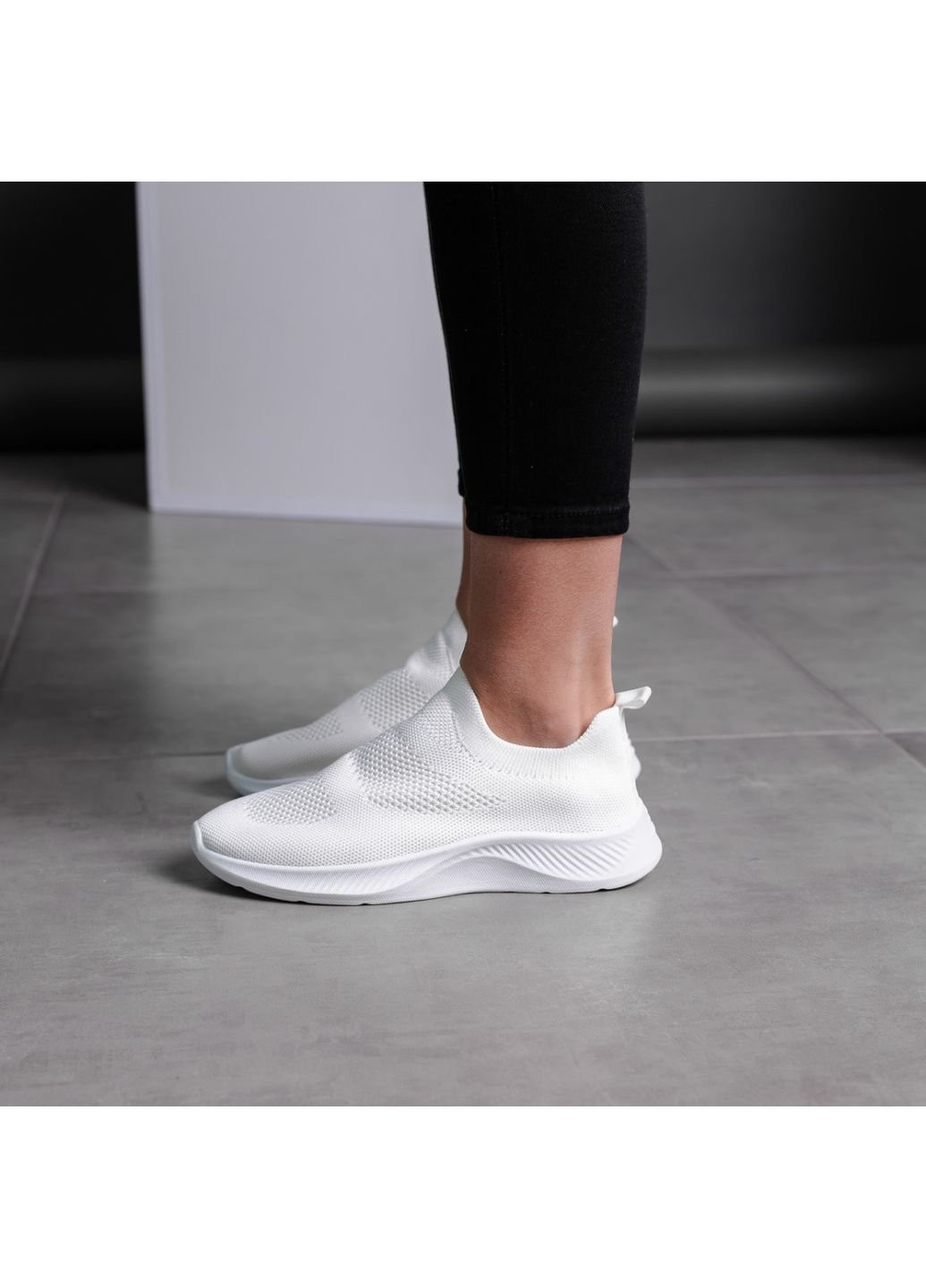 Білі осінні кросівки жіночі sassy 3550 39 25 см білий Fashion
