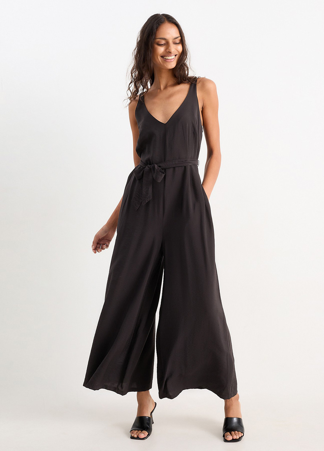 Комбинезон C&A комбинезон-брюки однотонный чёрный кэжуал вискоза