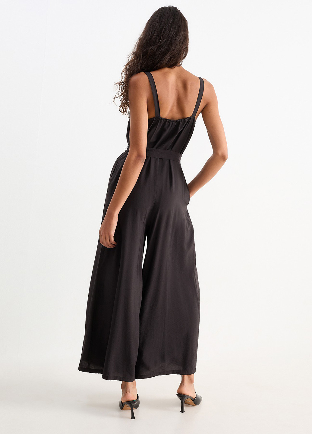 Комбинезон C&A комбинезон-брюки однотонный чёрный кэжуал вискоза