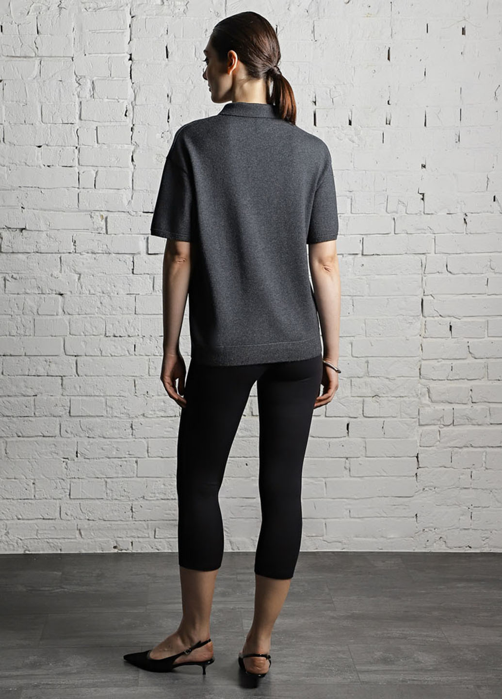 Темно-серая женская футболка-поло Promin однотонная