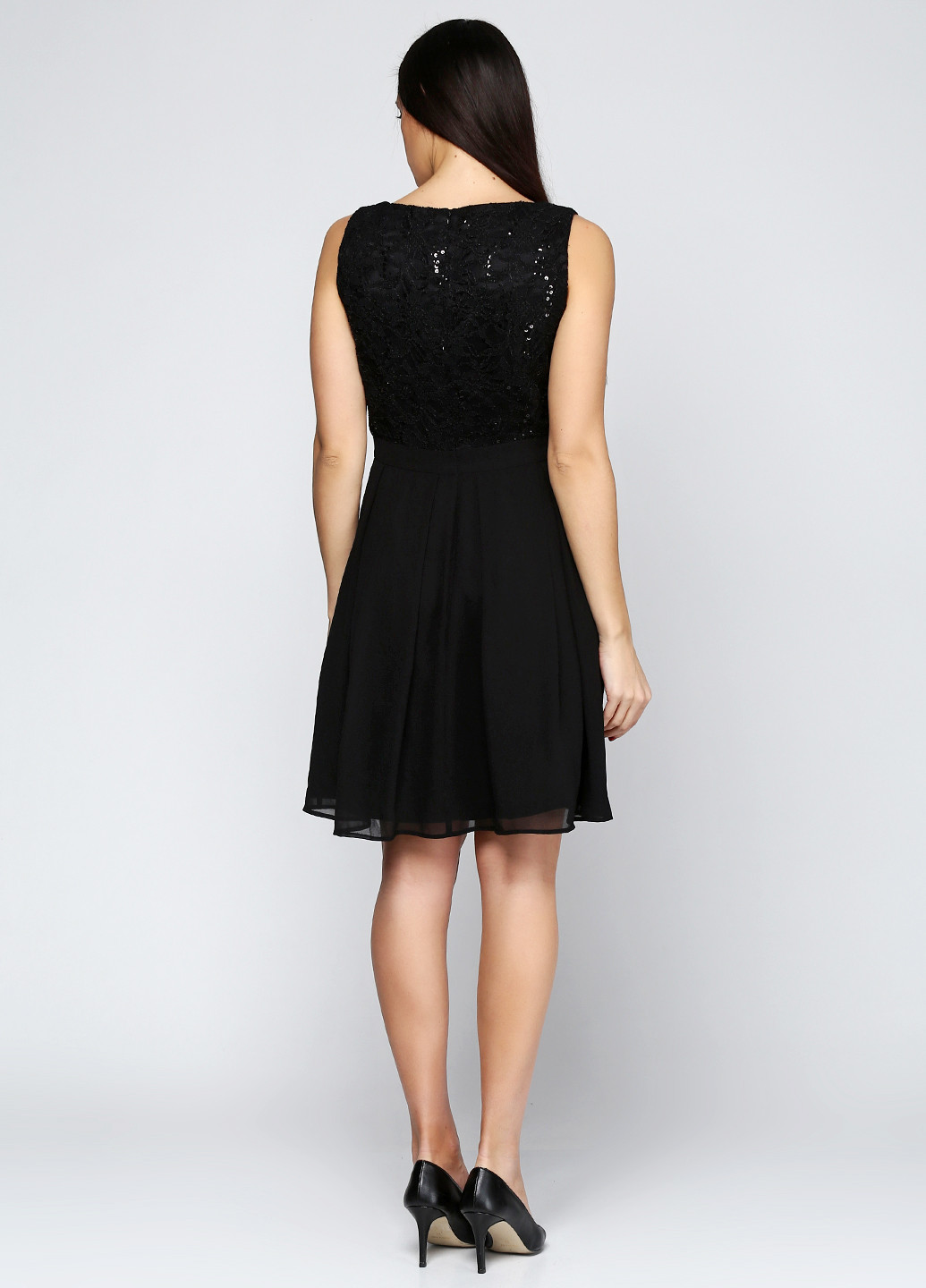 Черное коктейльное платье Young Couture однотонное