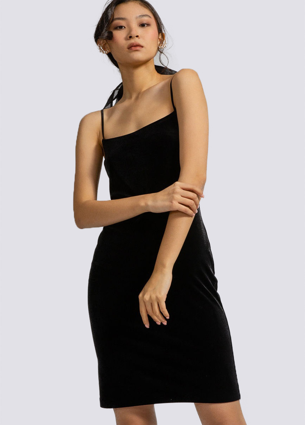 Черное вечернее бархатное платье, мини футляр, с открытыми плечами, платье-майка Egostyle однотонное