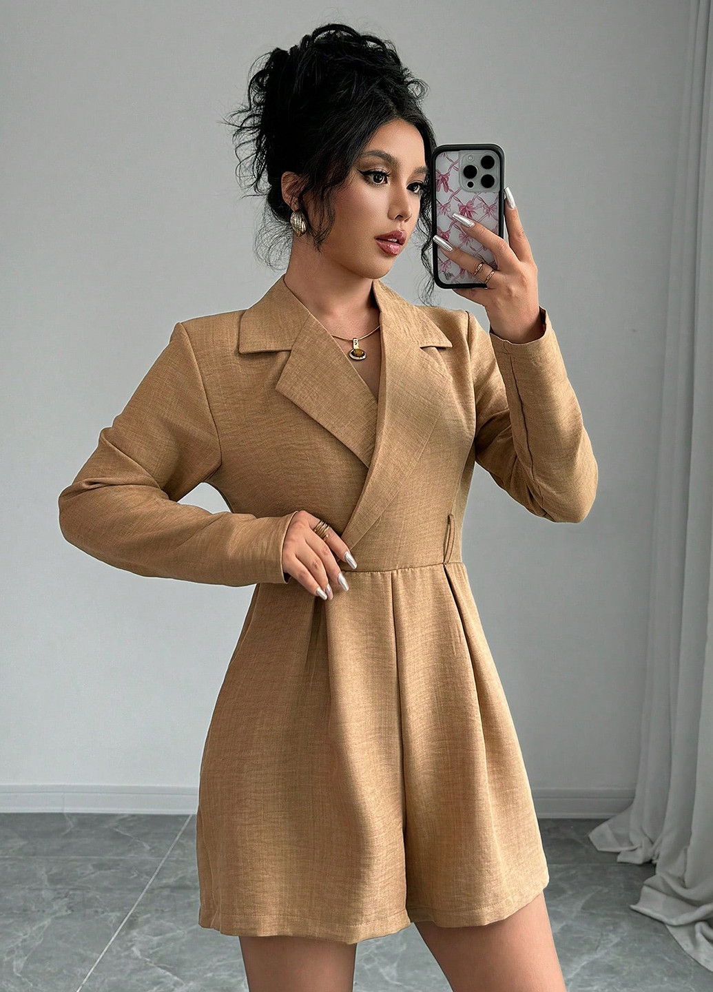 Комбинезон SHEIN комбинезон-шорты однотонный светло-бежевый кэжуал полиэстер