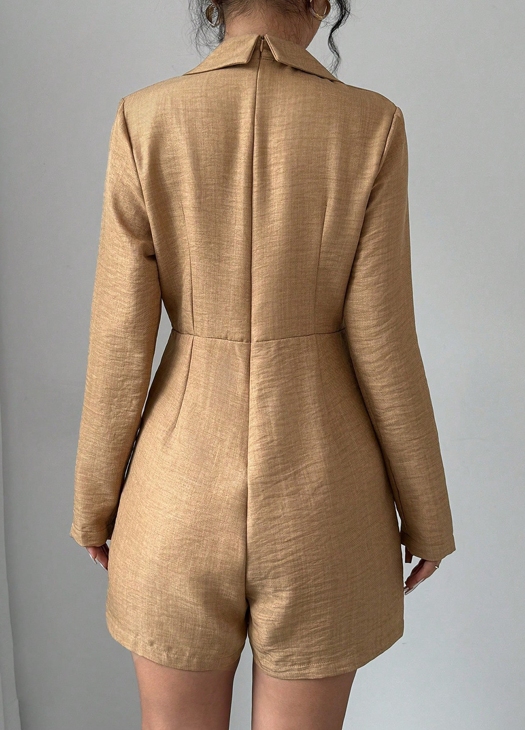 Комбинезон SHEIN комбинезон-шорты однотонный светло-бежевый кэжуал полиэстер