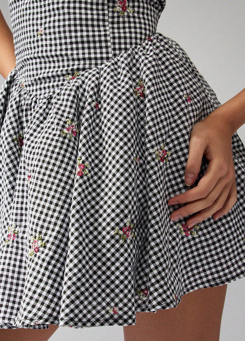 Чорно-білий кежуал сукня з спідницею-сонце SHEIN в клітинку