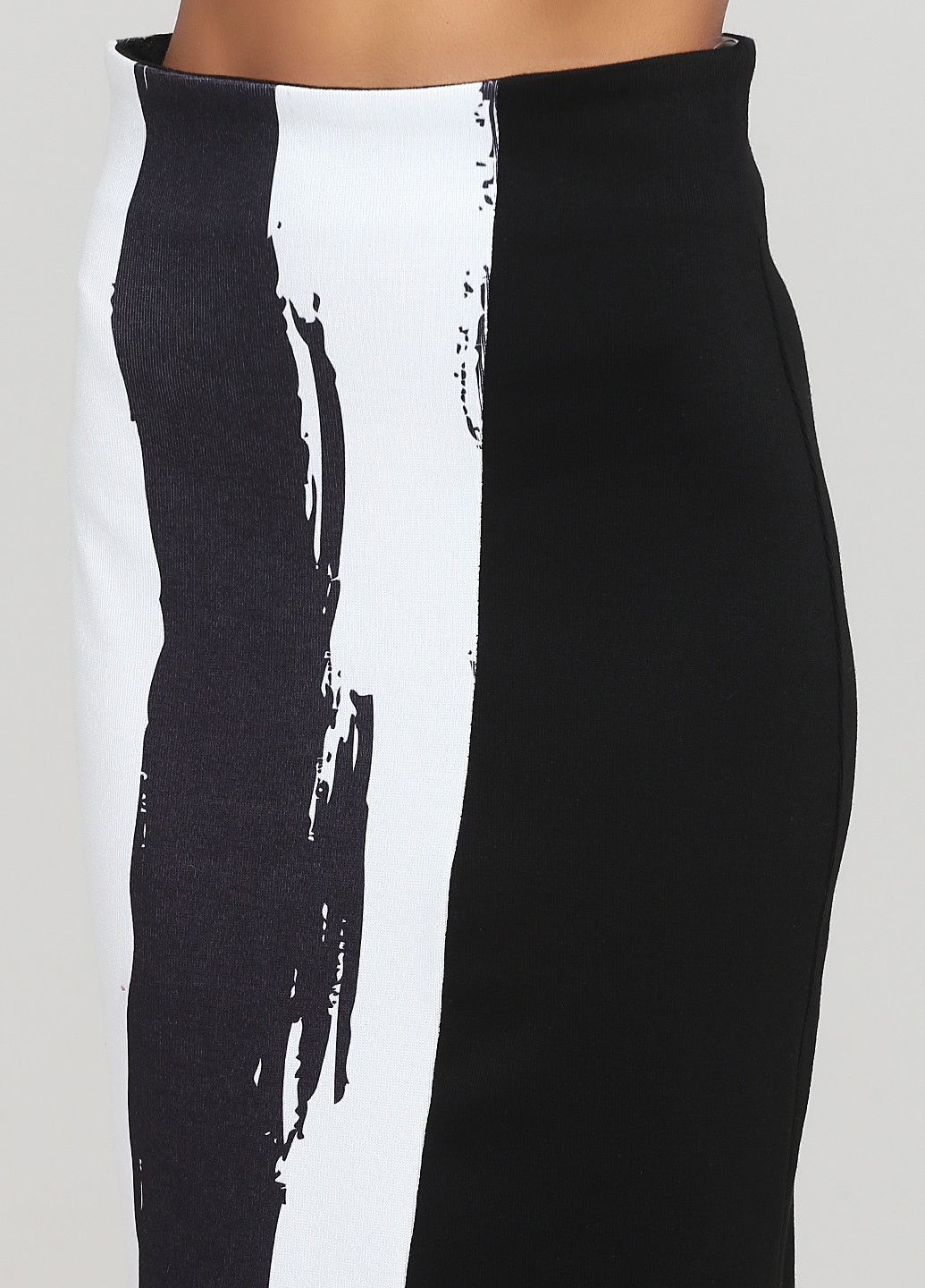 Костюм (джемпер, юбка) Grixmoon юбочный абстрактный чёрный кэжуал полиэстер