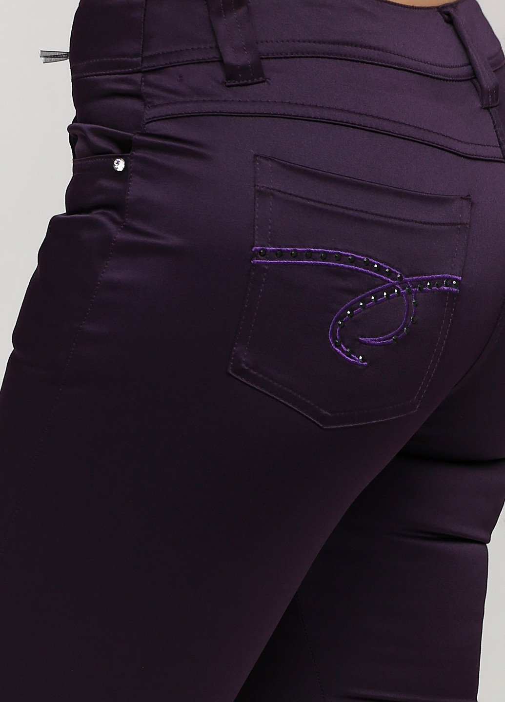 Фиолетовые кэжуал демисезонные зауженные брюки Madlen