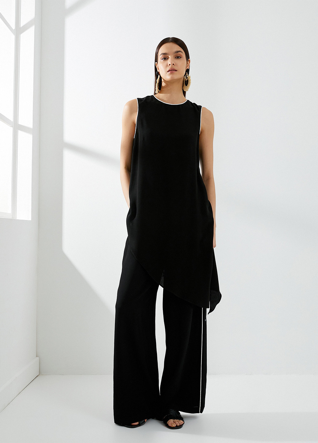 Чорна блуза KOTON