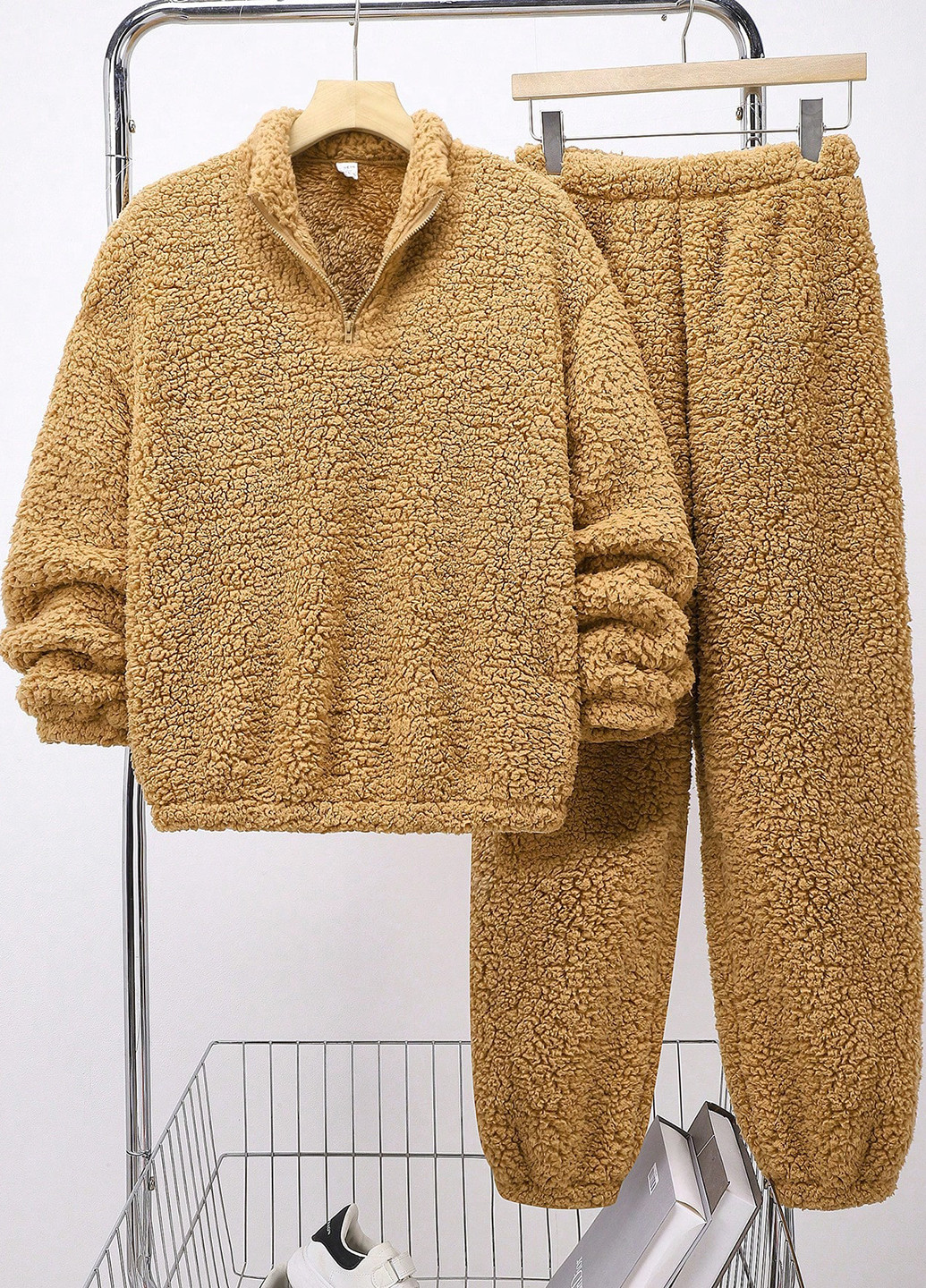 Бежевый демисезонный комплект (свитер, брюки) SHEIN