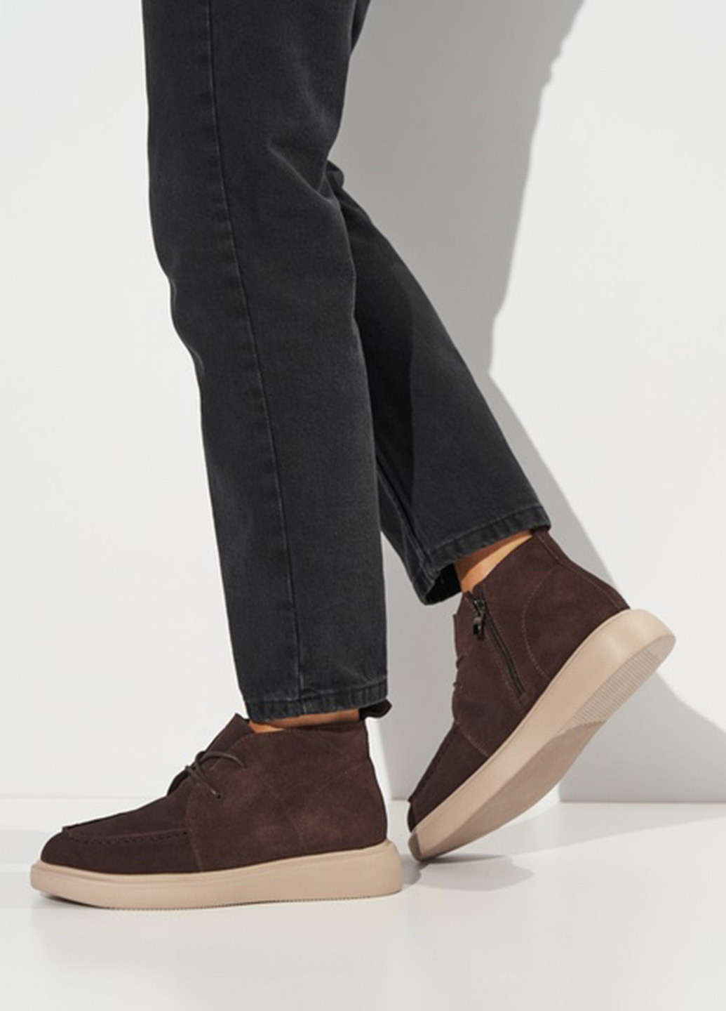 Осенние ботинки дезерты Lola Andy без декора из натуральной замши