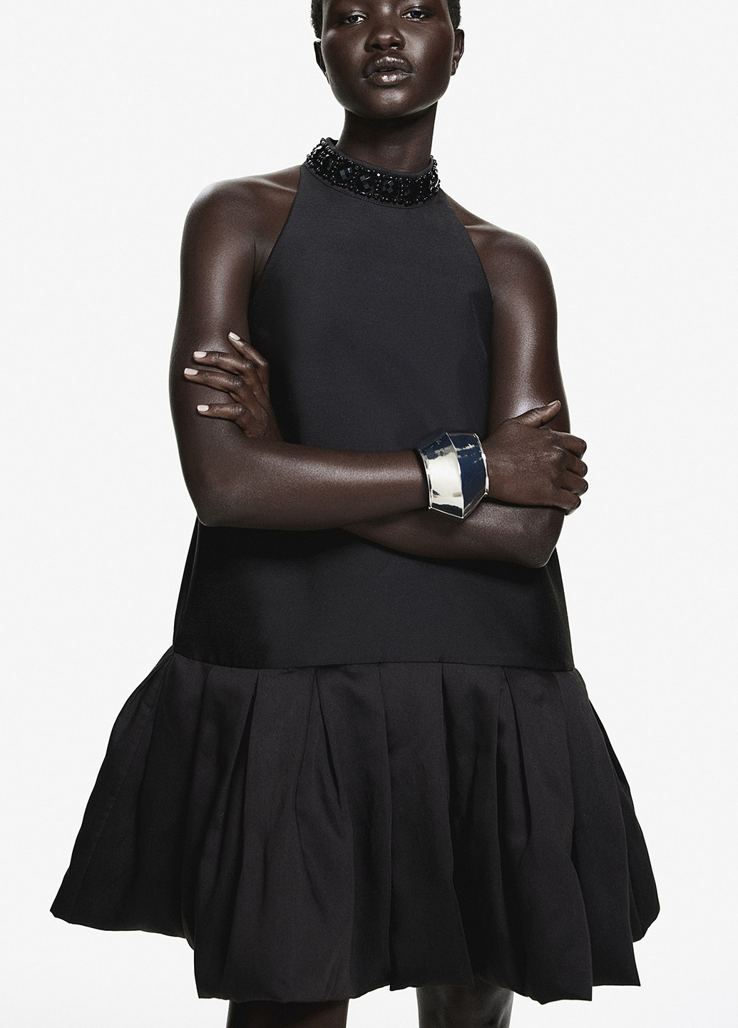 Черное праздничный, вечернее платье с открытыми плечами H&M однотонное