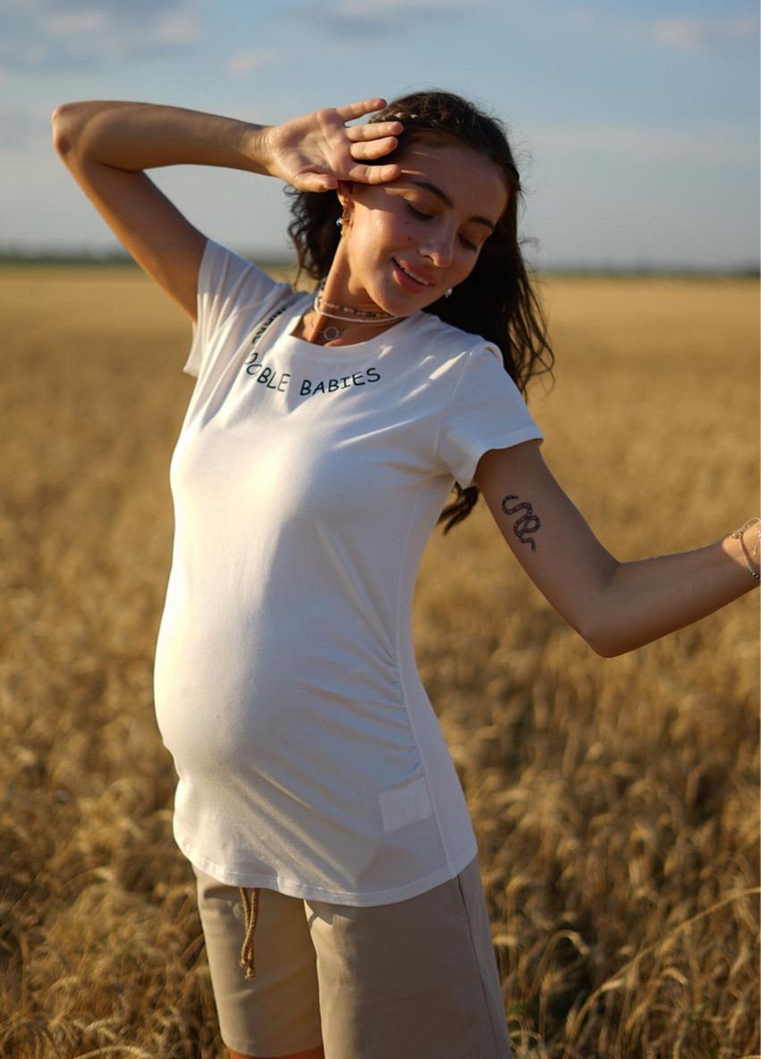 Белая летняя футболка для беременных со стильным шрифтовым принтом кремовая To Be
