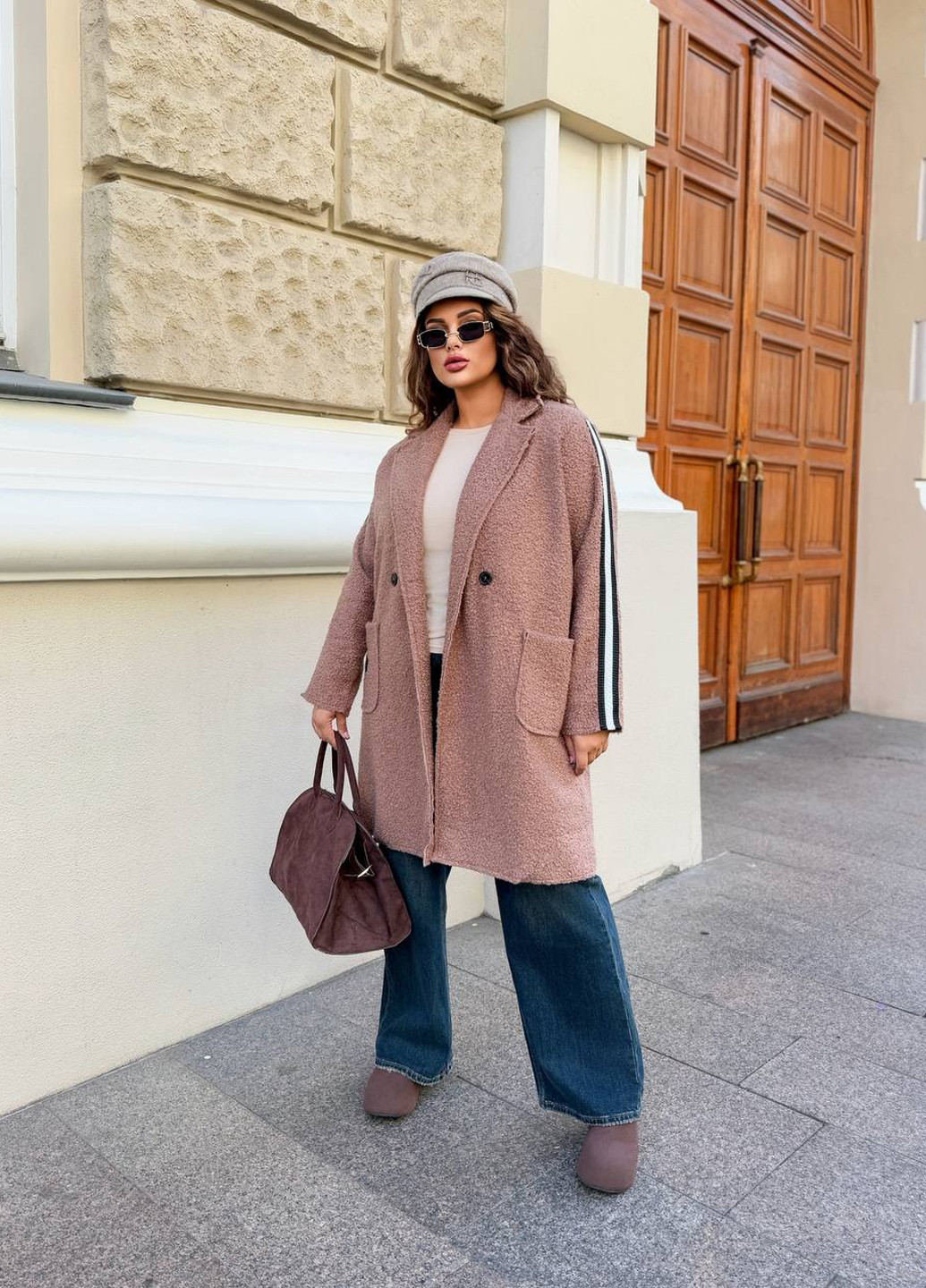 Темно-бежевое демисезонное Пальто двубортное No Brand