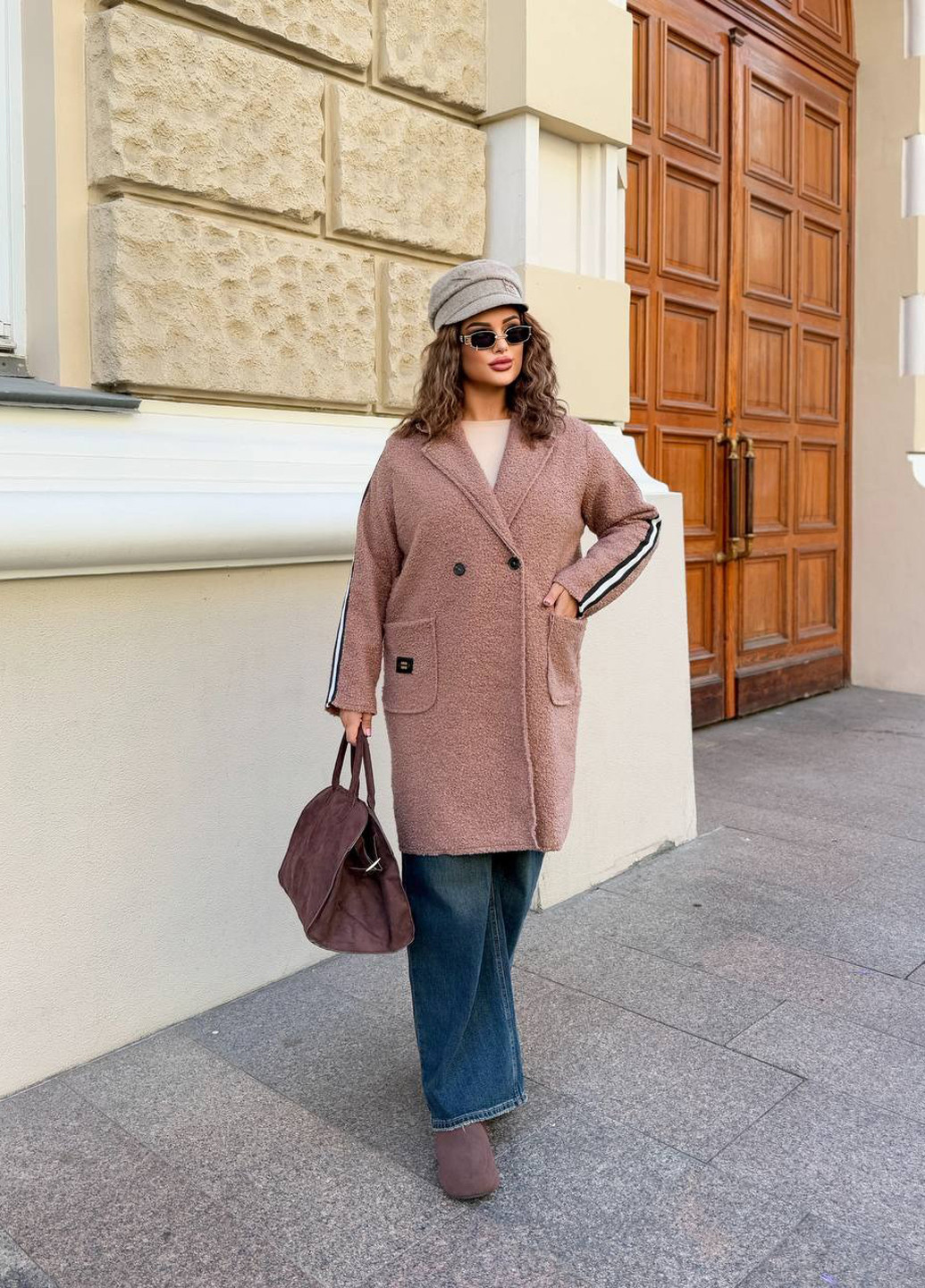 Темно-бежевое демисезонное Пальто двубортное No Brand