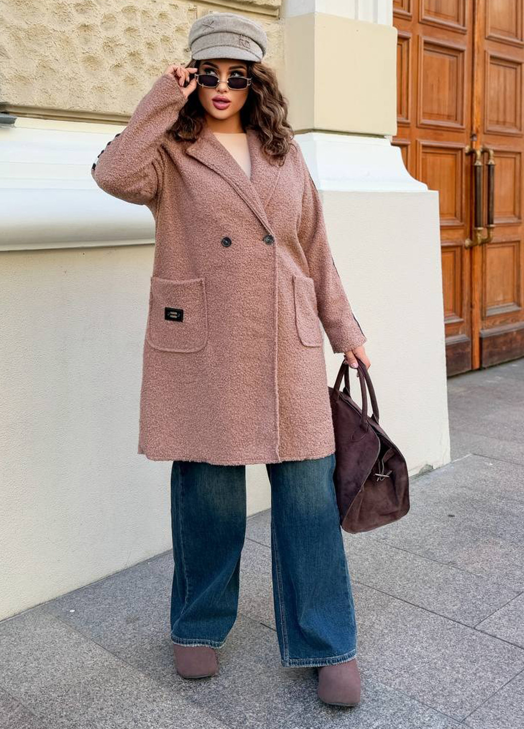 Темно-бежевое демисезонное Пальто двубортное No Brand